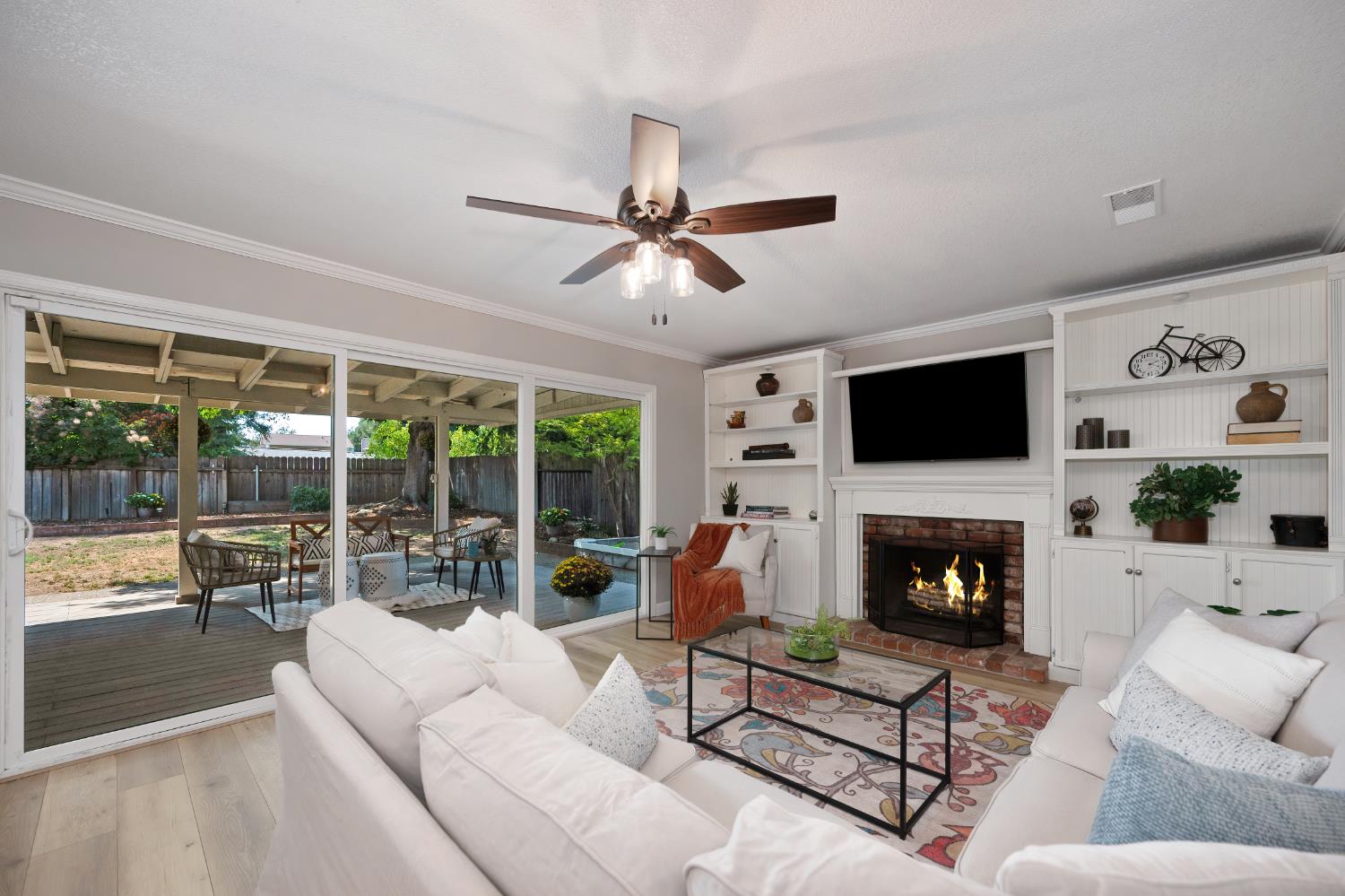 Sacramento, California, 95826, United States, 4 Bedrooms Bedrooms, ,3 BathroomsBathrooms,Residential,For Sale,1939461