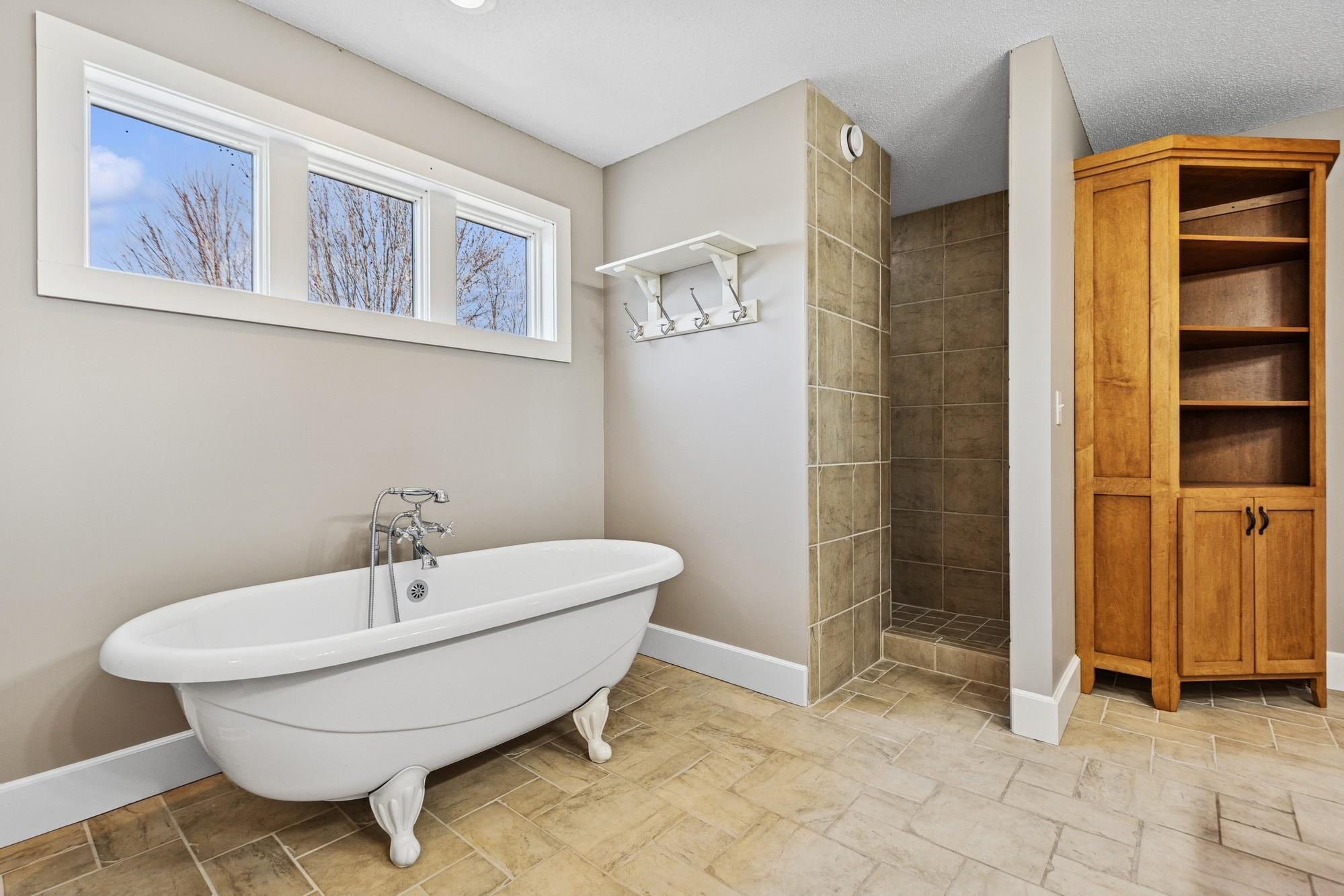 Glencoe, Minnesota, 55336, United States, 4 Bedrooms Bedrooms, ,3 BathroomsBathrooms,Residential,For Sale,1787195