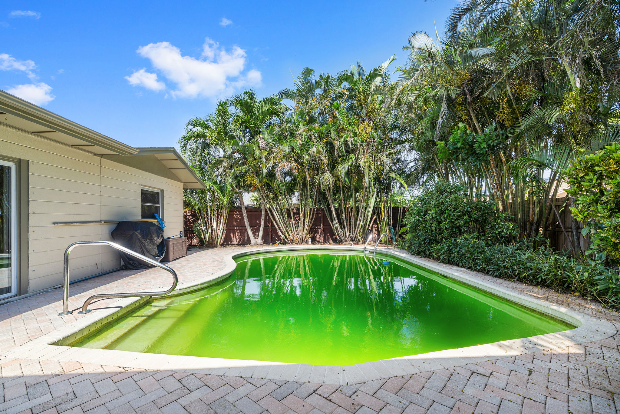 St. Petersburg, Florida, 33712, United States, 3 Bedrooms Bedrooms, ,2 BathroomsBathrooms,Residential,For Sale,1980659