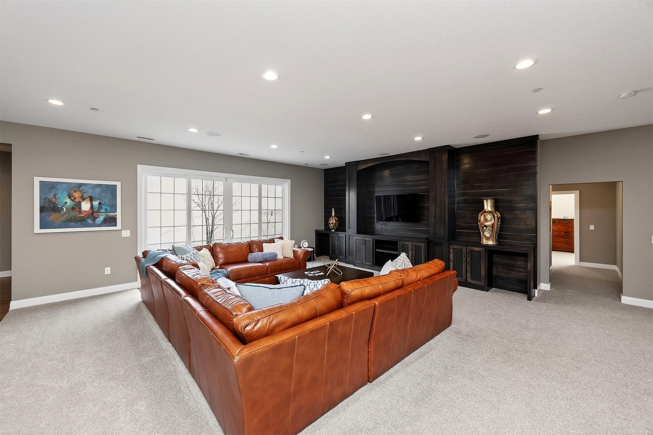 West Des Moines, Iowa, 50265, United States, 6 Bedrooms Bedrooms, ,6 BathroomsBathrooms,Residential,For Sale,2023219