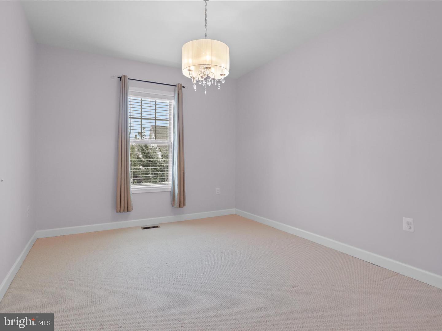 Ashburn, Virginia, 20148, United States, 3 Bedrooms Bedrooms, ,4 BathroomsBathrooms,Residential,For Sale,1918442