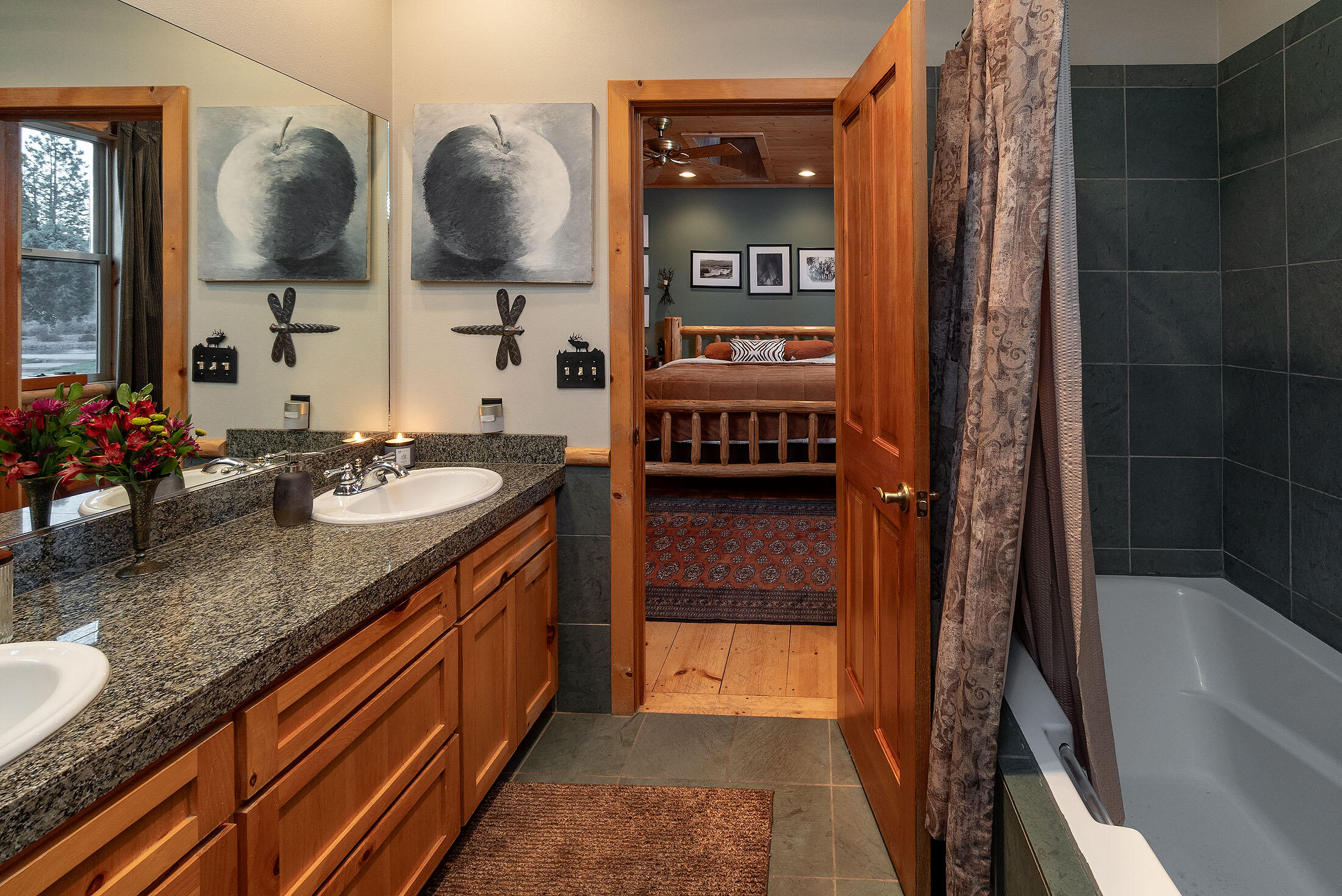 Bend, Oregon, 97703, United States, 3 Bedrooms Bedrooms, ,2 BathroomsBathrooms,Residential,For Sale,1826541