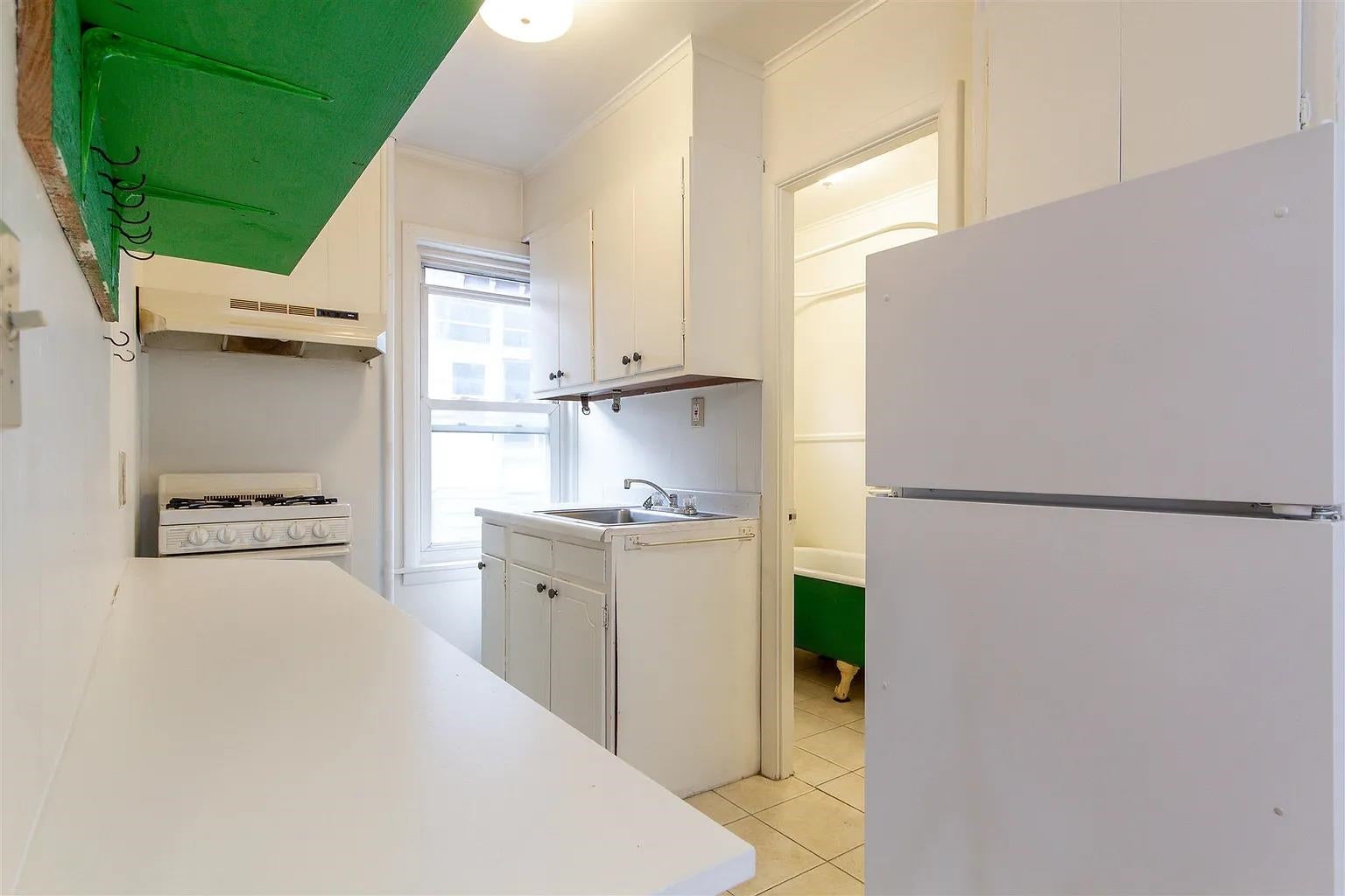 Burlington, Vermont, 05401, United States, 15 Bedrooms Bedrooms, ,3 BathroomsBathrooms,Residential,For Sale,1898966