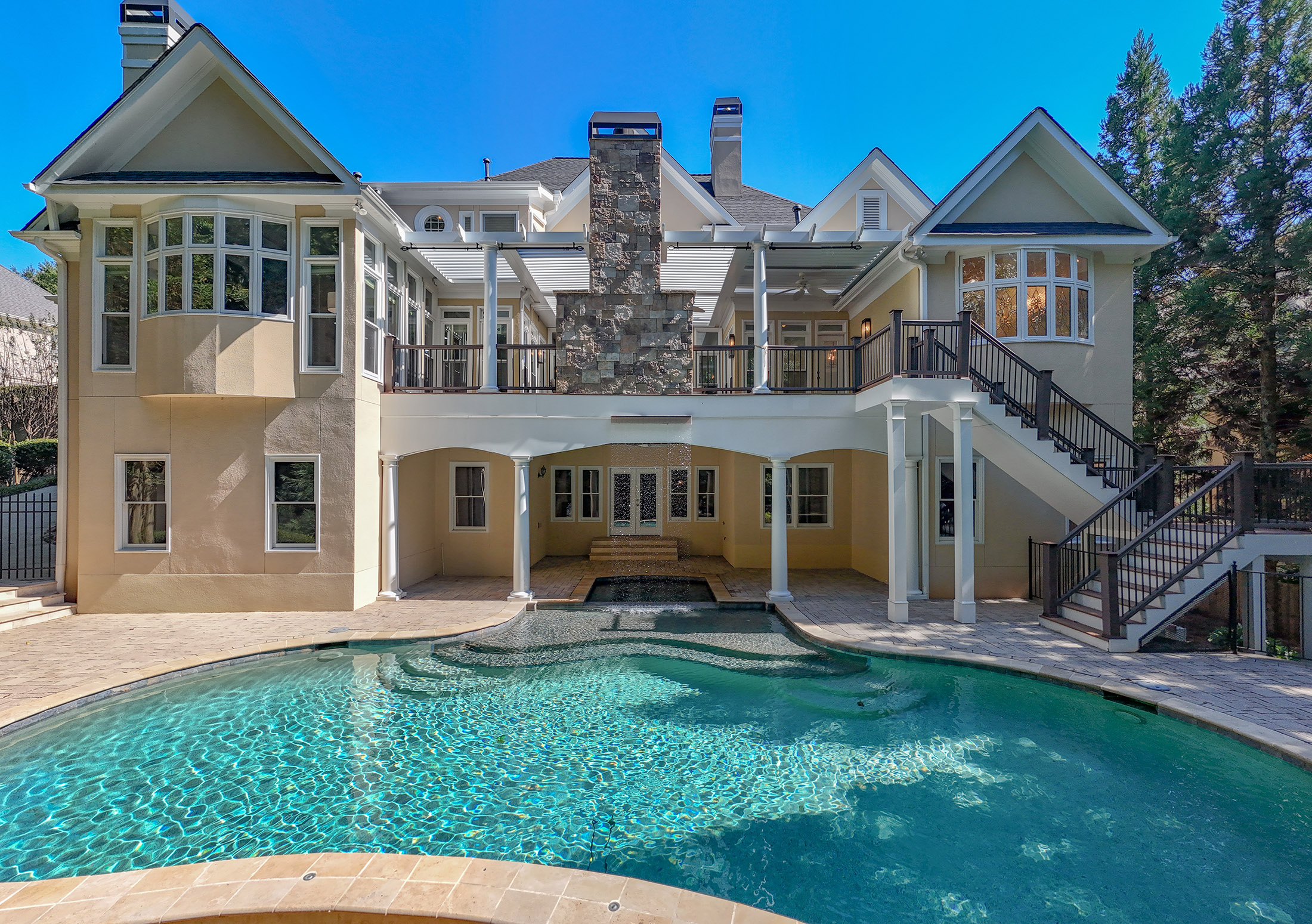  Custom-Built Home in The Grove at Highland Pointe - 物件實景