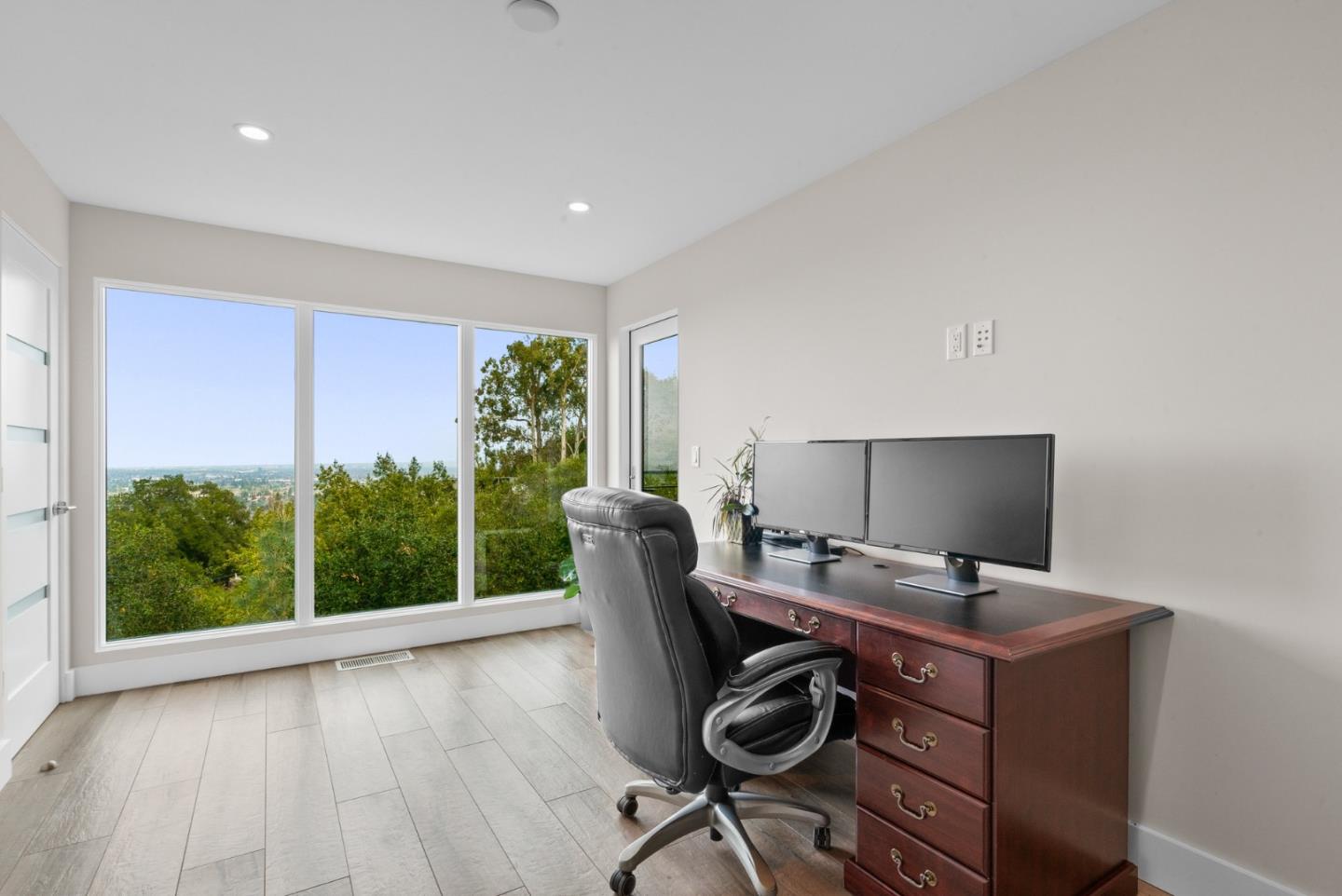 Los Gatos, California, 95030, United States, 5 Bedrooms Bedrooms, ,6 BathroomsBathrooms,Residential,For Sale,1997013