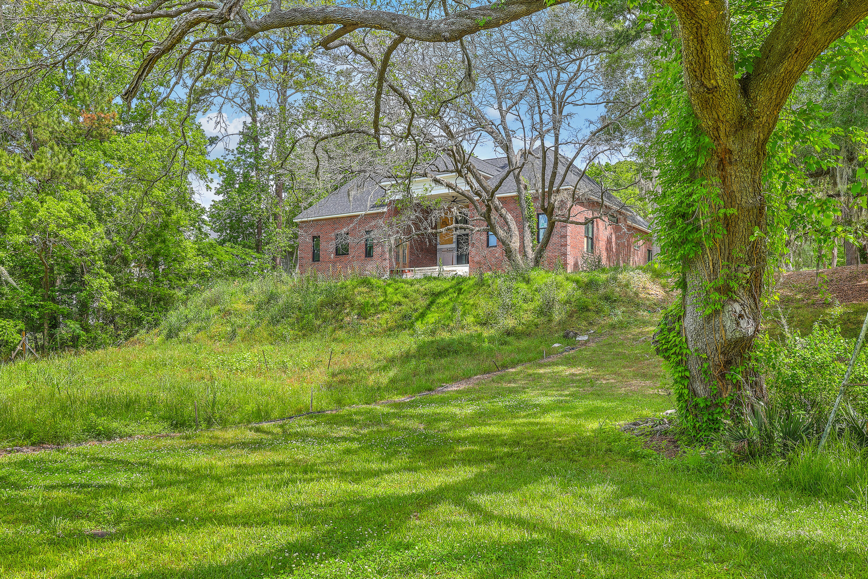 Summerville, South Carolina, 29485, United States, 5 Bedrooms Bedrooms, ,6 BathroomsBathrooms,Residential,For Sale,1977326