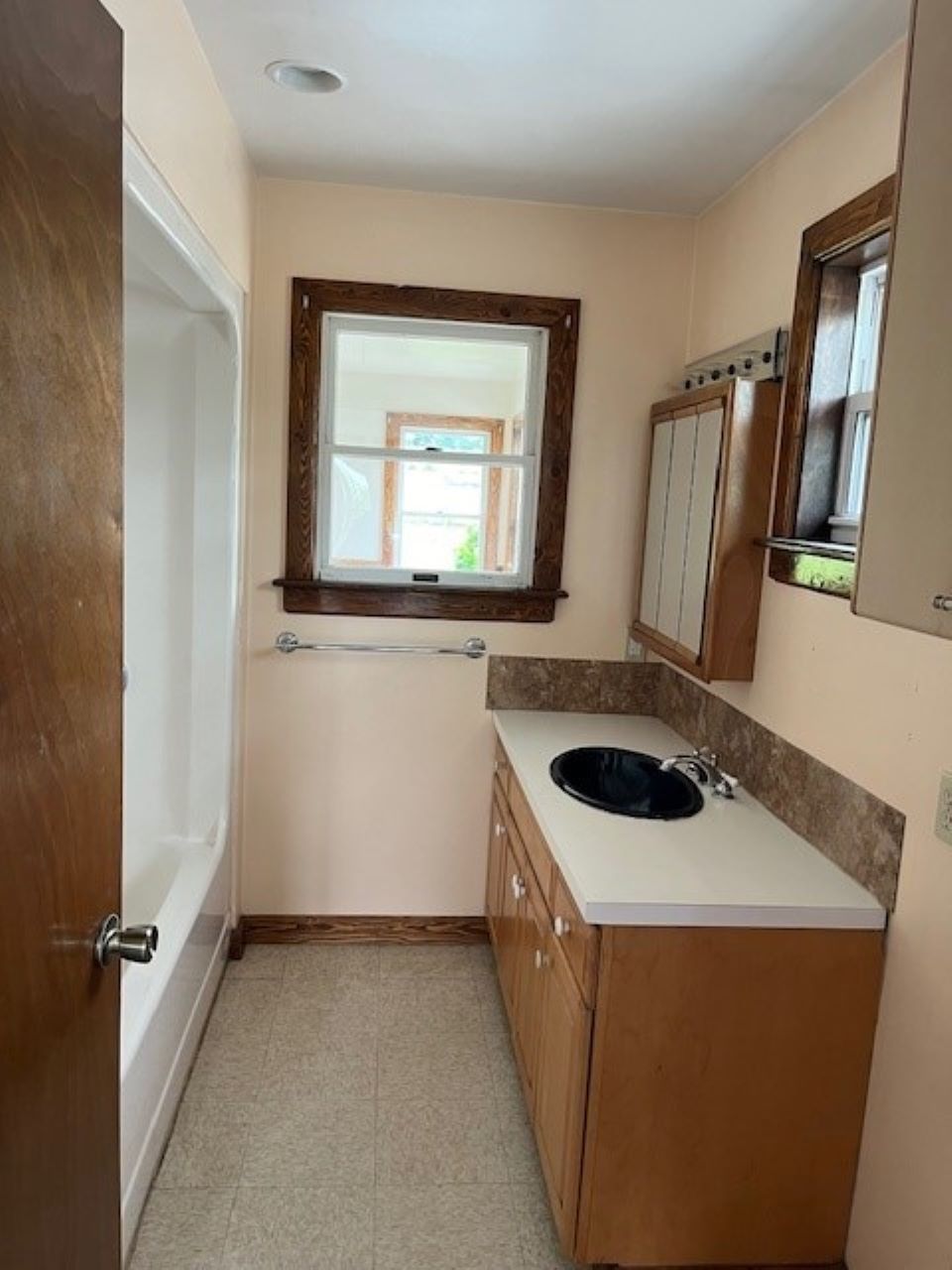 Lenhartsville, Pennsylvania, 19534, United States, 3 Bedrooms Bedrooms, ,2 BathroomsBathrooms,Residential,For Sale,1978462