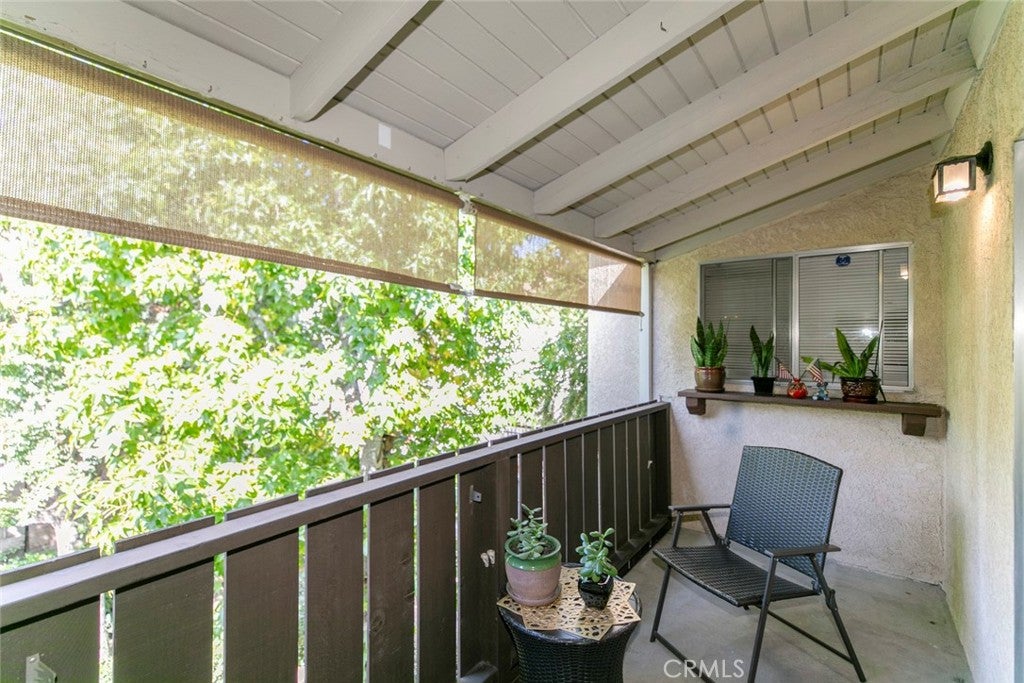 Van Nuys, California, 91411, United States, 2 Bedrooms Bedrooms, ,2 BathroomsBathrooms,Residential,For Sale,1954543