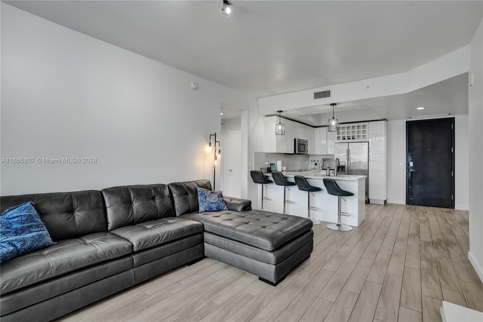999 SW 1st Ave Unit 1807, Miami, Florida, 33130, United States, 2 Bedrooms Bedrooms, ,2 BathroomsBathrooms,Residential,For Sale,999 SW 1st Ave Unit 1807,1632303