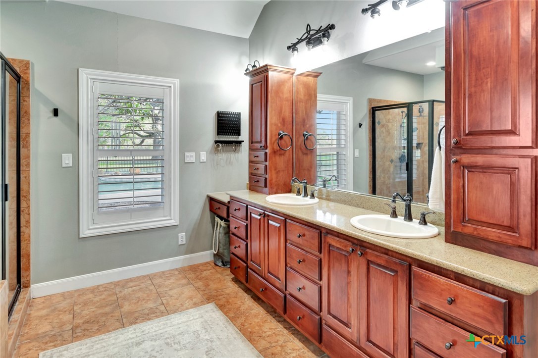 Inez, Texas, 77968, United States, 3 Bedrooms Bedrooms, ,3 BathroomsBathrooms,Residential,For Sale,1760733