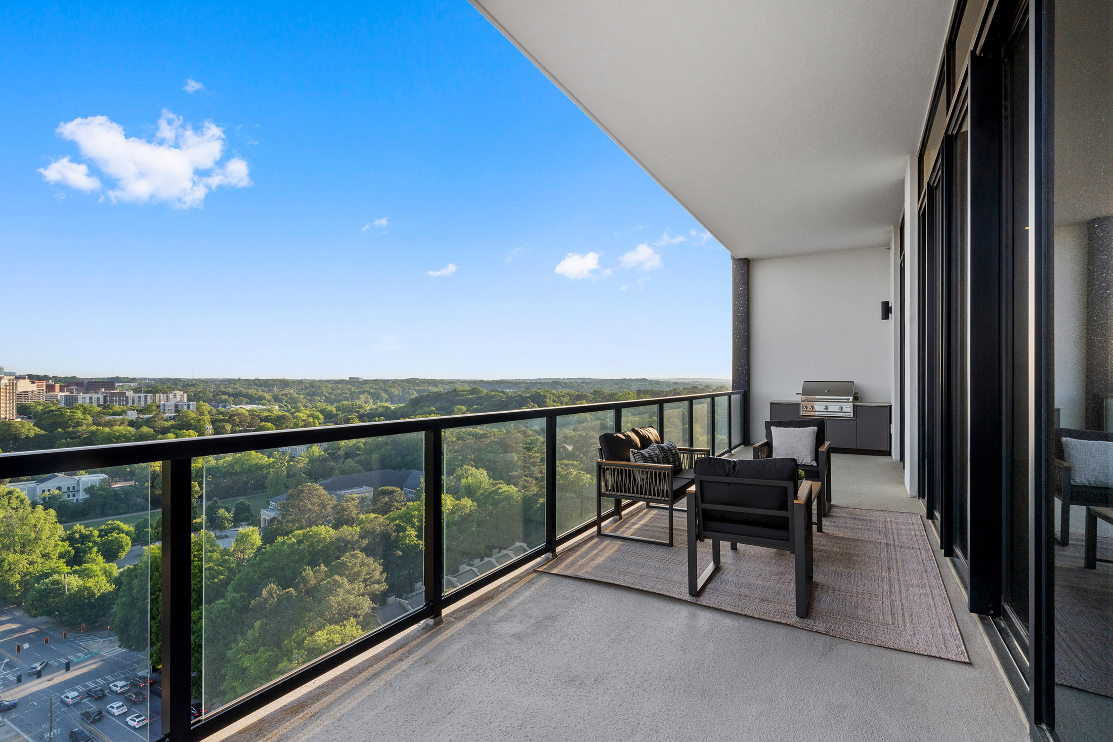  Stunning 17th Floor Corner Unit with Architectural Upgrades - 物件實景