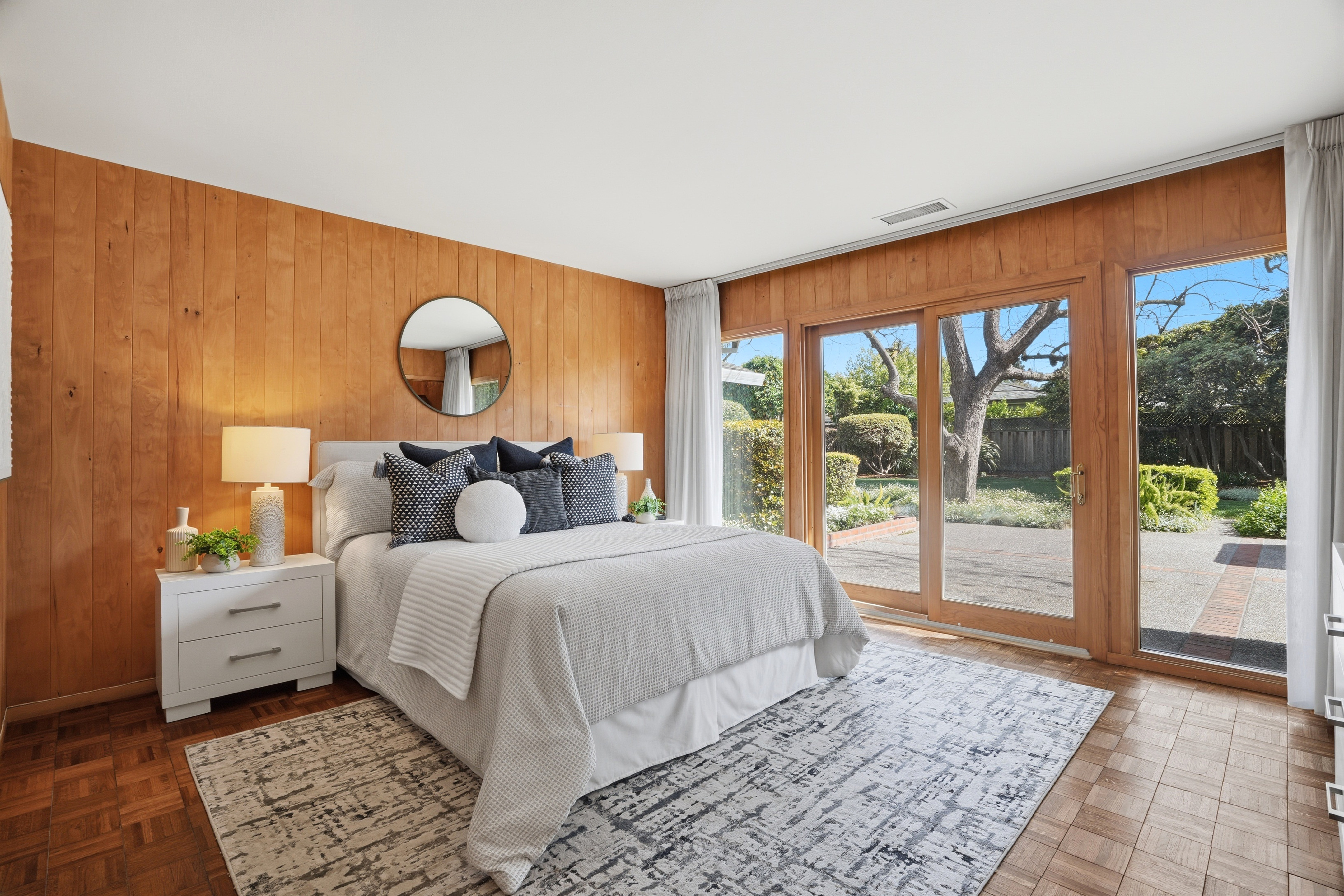  Single-Level Rancher in Coveted Neighborhood - 物件實景