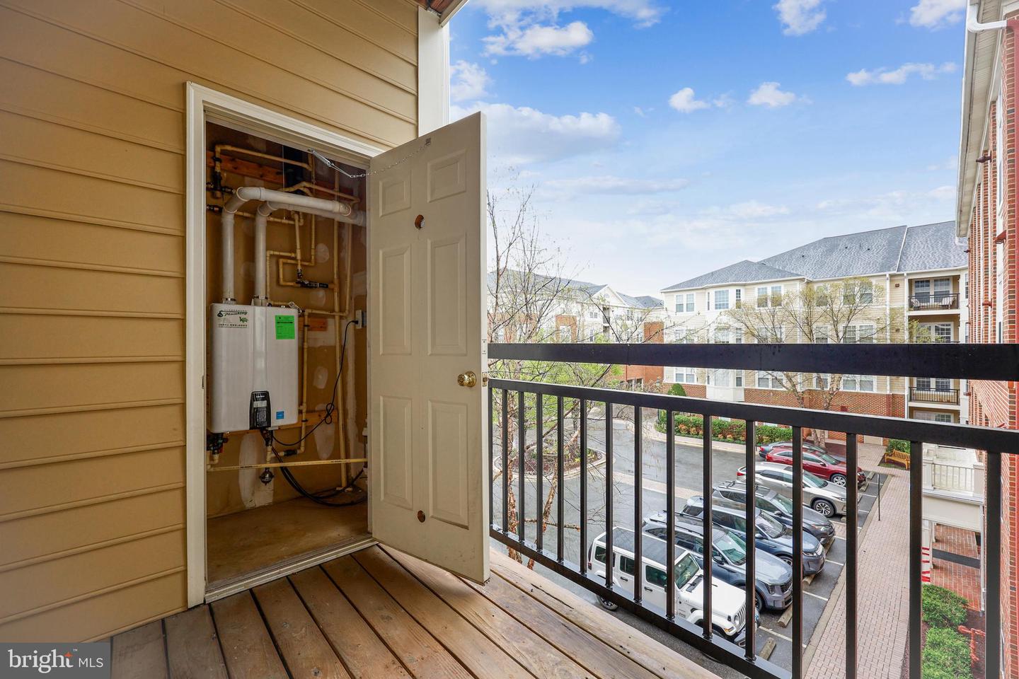 Rockville, Maryland, 20850, United States, 2 Bedrooms Bedrooms, ,2 BathroomsBathrooms,Residential,For Sale,1859700