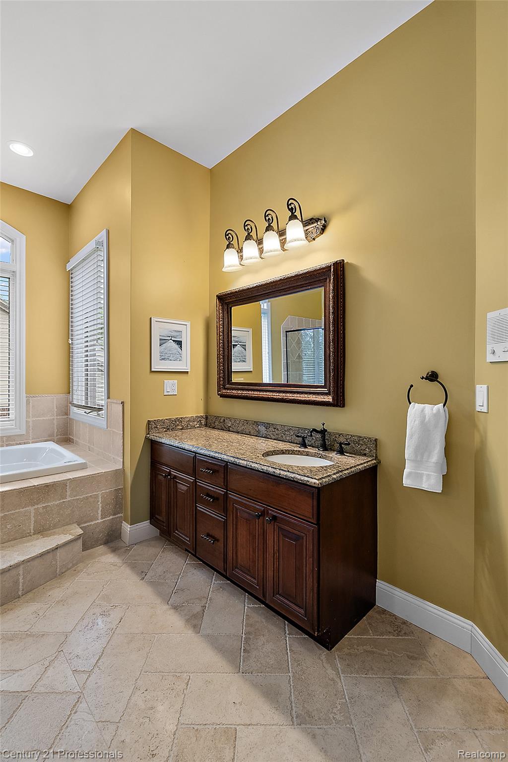 Oxford, Michigan, 48371, United States, 4 Bedrooms Bedrooms, ,4 BathroomsBathrooms,Residential,For Sale,1978317