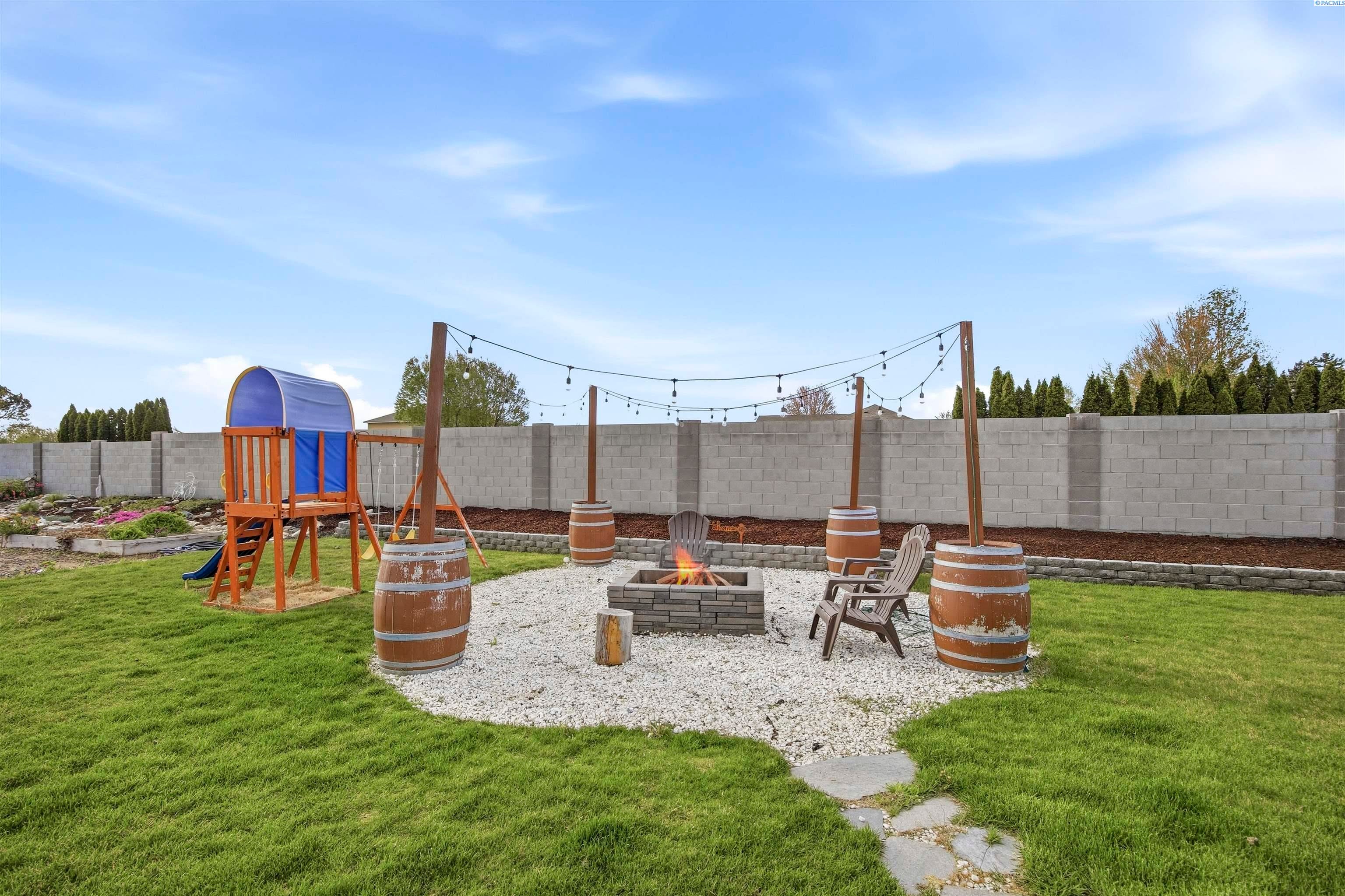 Pasco, Washington, 99301, United States, 4 Bedrooms Bedrooms, ,2 BathroomsBathrooms,Residential,For Sale,2036931