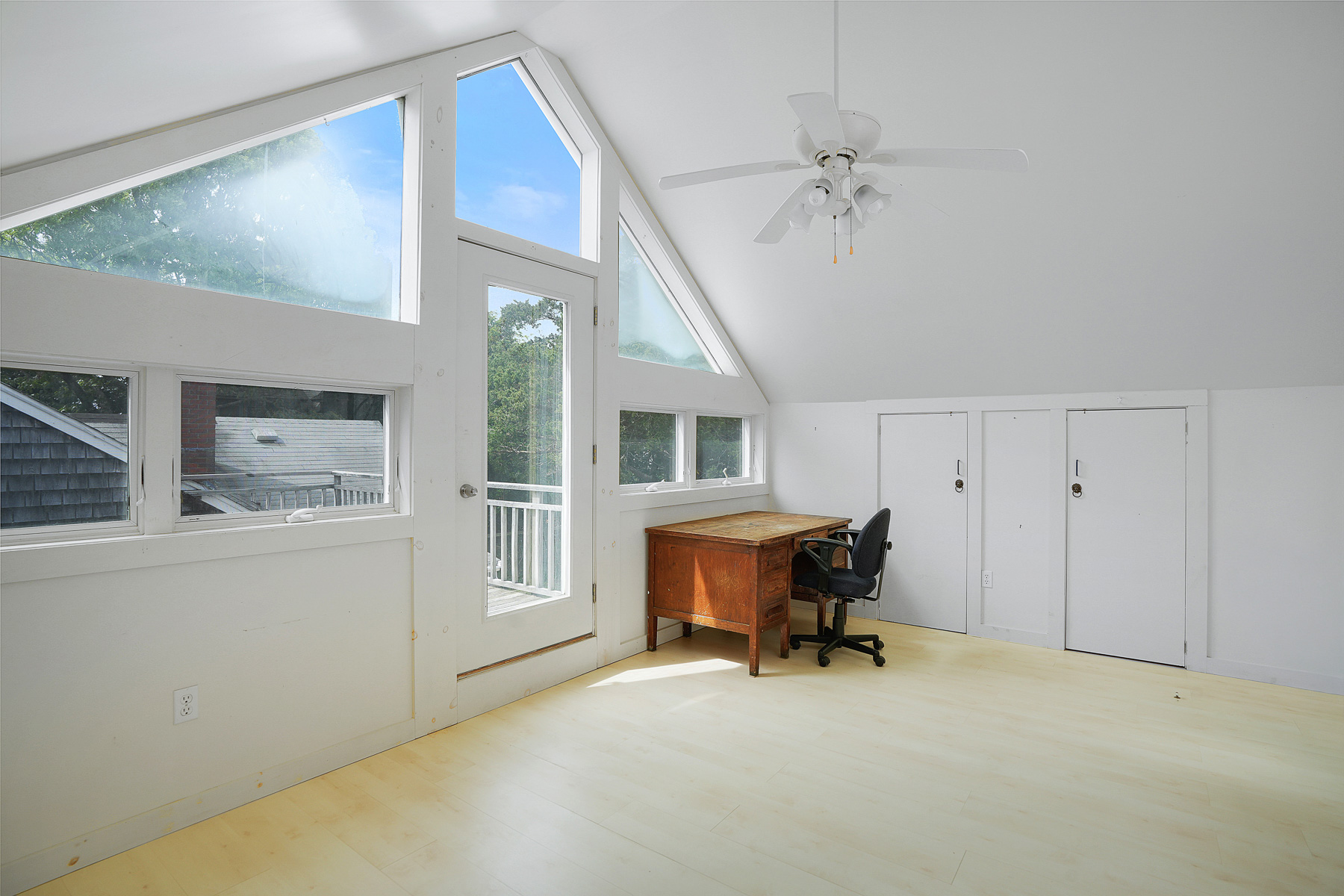  Desirable Oak Bluffs Location - 物件實景