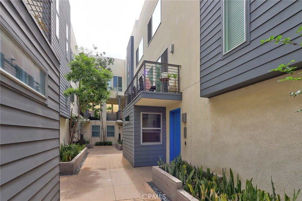 Montebello, California, 90640, United States, 3 Bedrooms Bedrooms, ,2 BathroomsBathrooms,Residential,For Sale,2043024