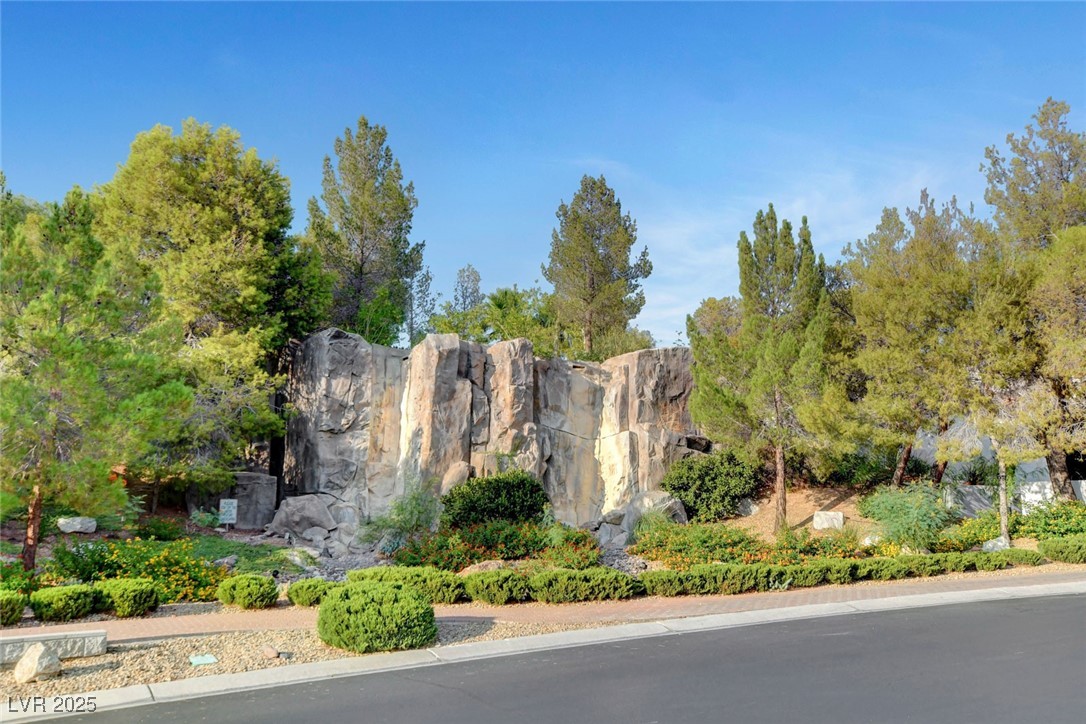 Henderson, Nevada, 89052, United States, 5 Bedrooms Bedrooms, ,4 BathroomsBathrooms,Residential,For Sale,1989374