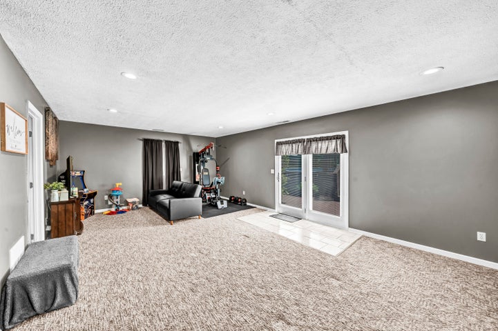 Vanceburg, Kentucky, 41179, United States, 4 Bedrooms Bedrooms, ,2 BathroomsBathrooms,Residential,For Sale,1984182