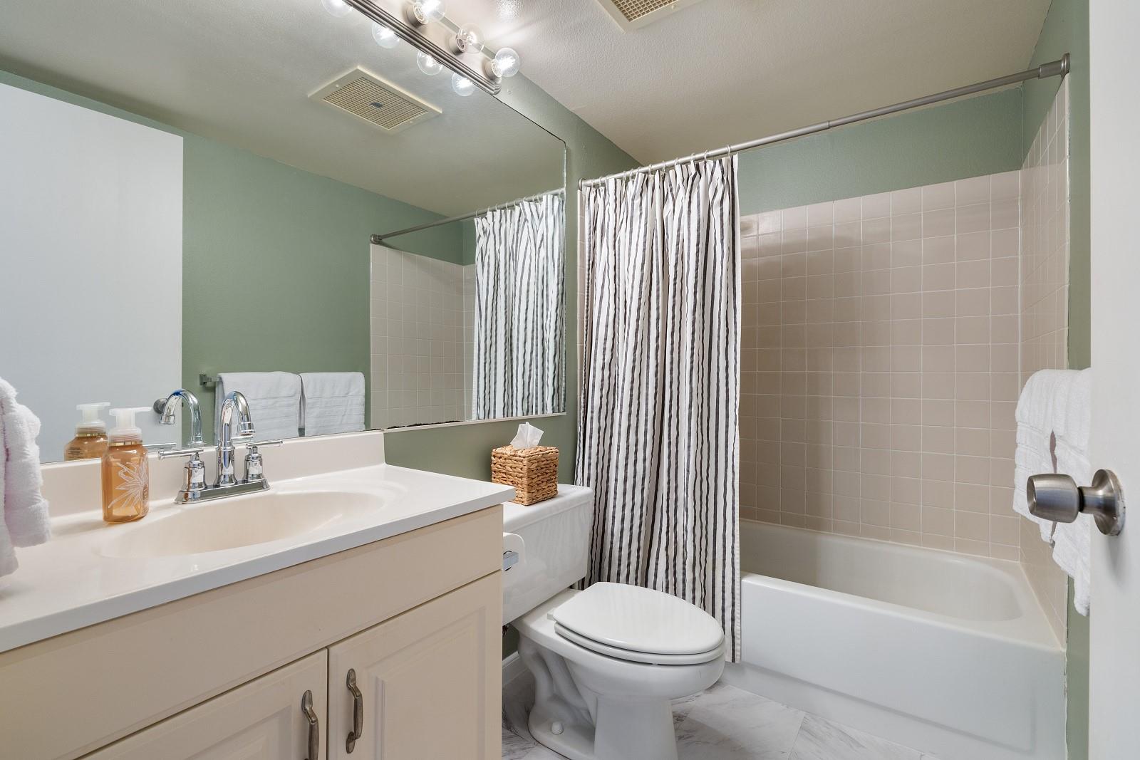 Kapolei, Hawaii, 96707, United States, 2 Bedrooms Bedrooms, ,2 BathroomsBathrooms,Residential,For Sale,1944836