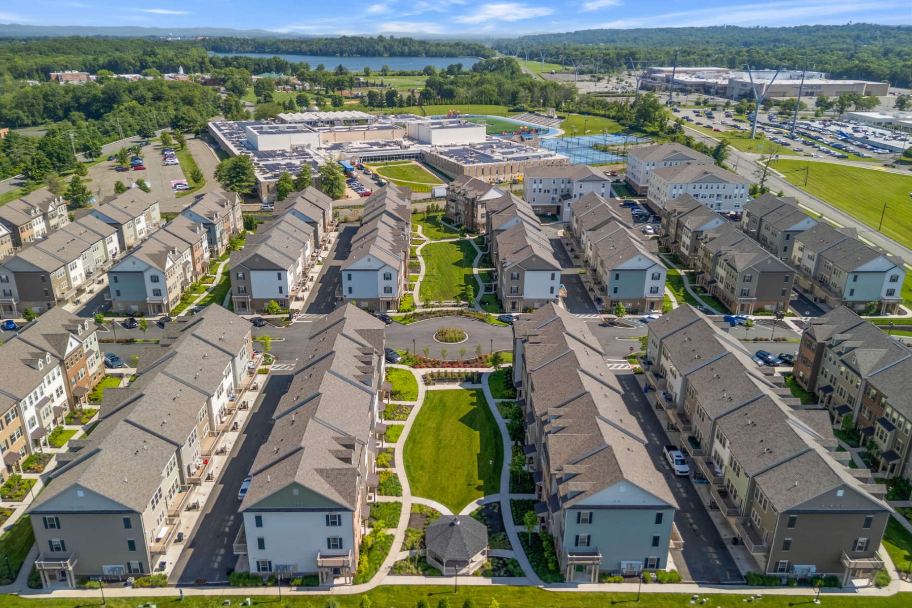  ?Livingston Squire? Townhome Features Flexible Floor Plan - 物件實景