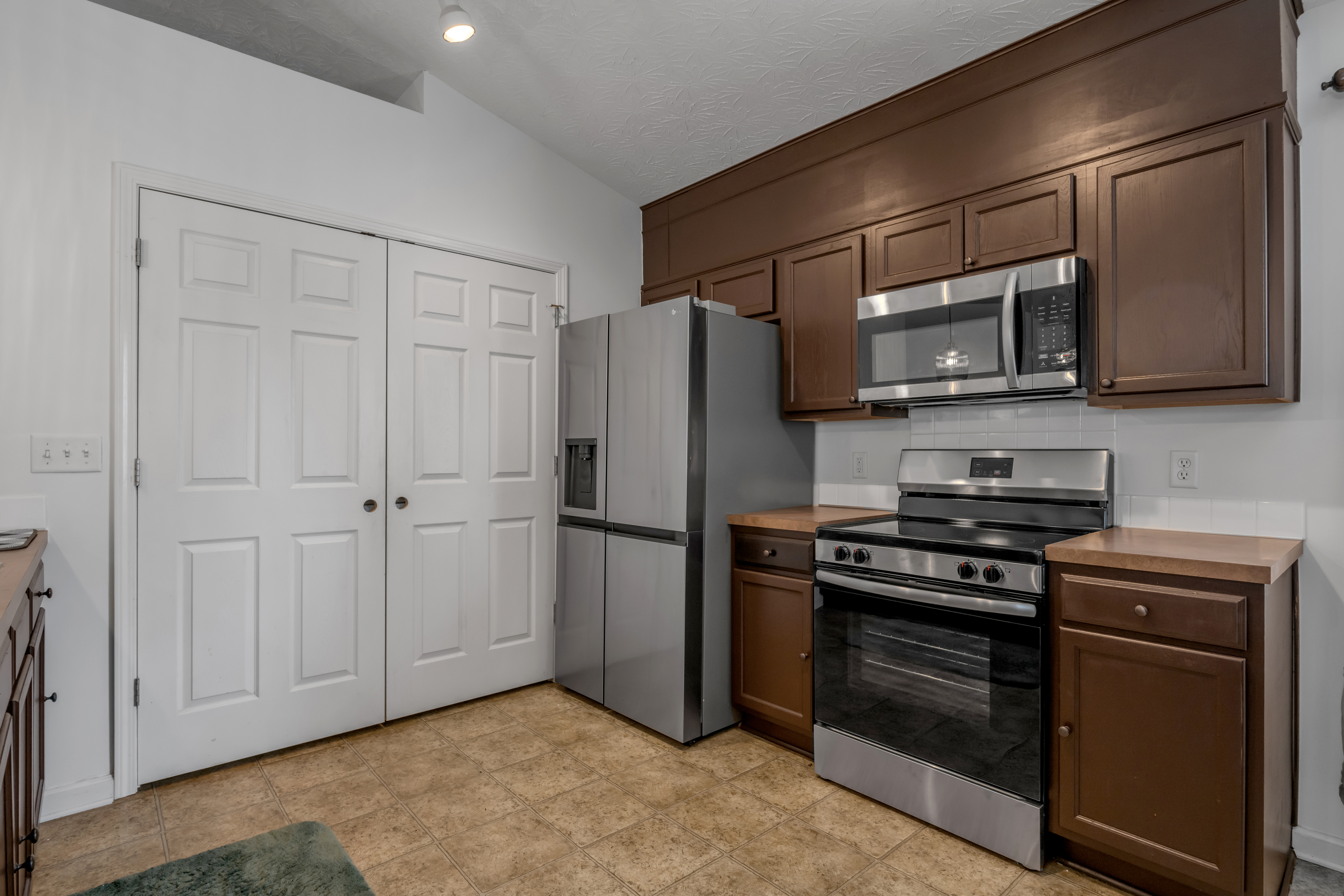  944 Winding Oak Trail - 物件實景