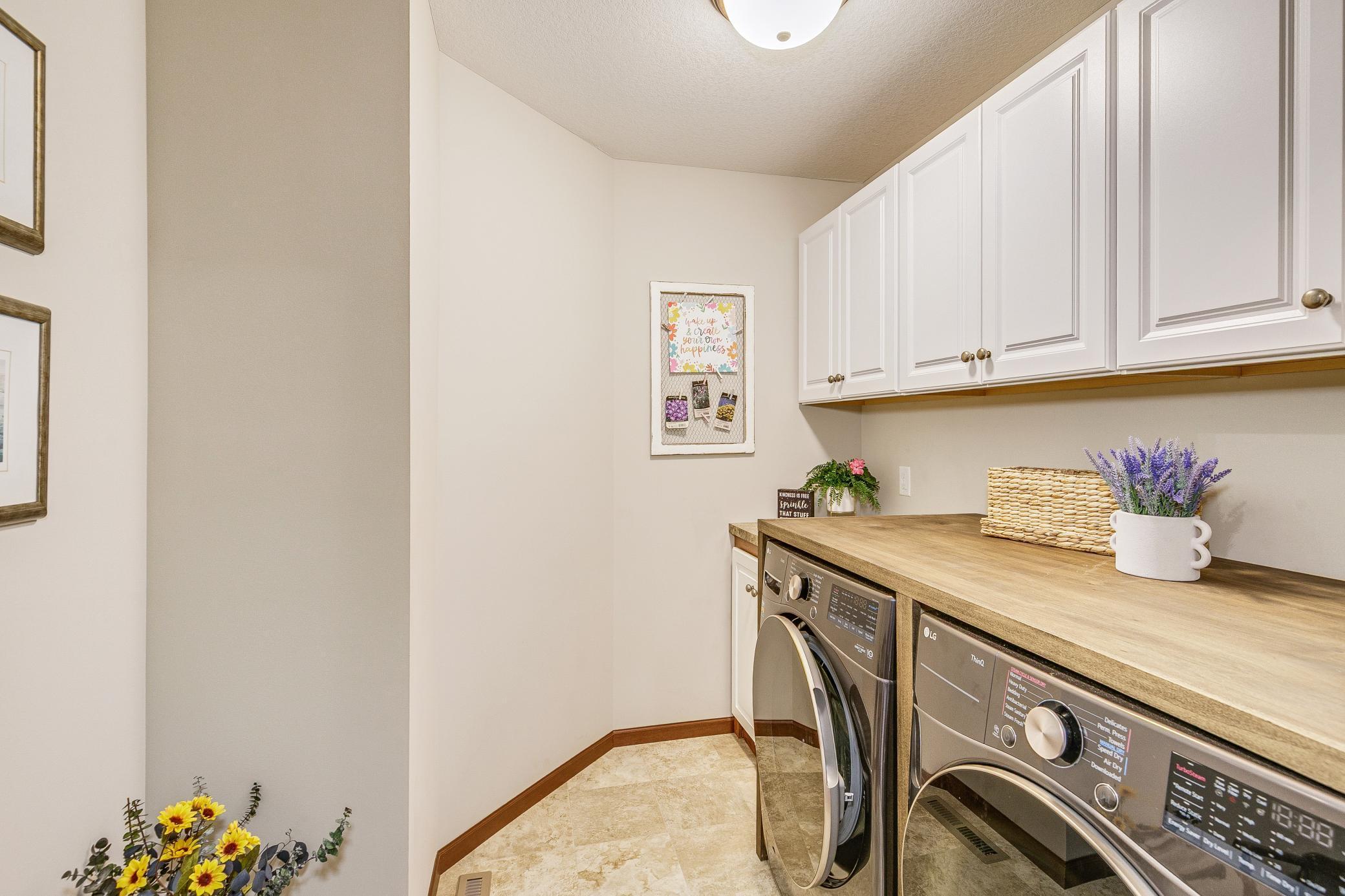 Blaine, Minnesota, 55434, United States, 3 Bedrooms Bedrooms, ,2 BathroomsBathrooms,Residential,For Sale,1933012