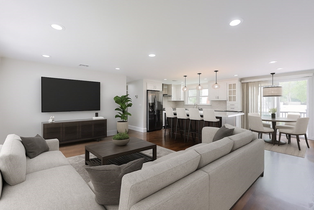 Ashland, Massachusetts, 01721, United States, 3 Bedrooms Bedrooms, ,3 BathroomsBathrooms,Residential,For Sale,1978848