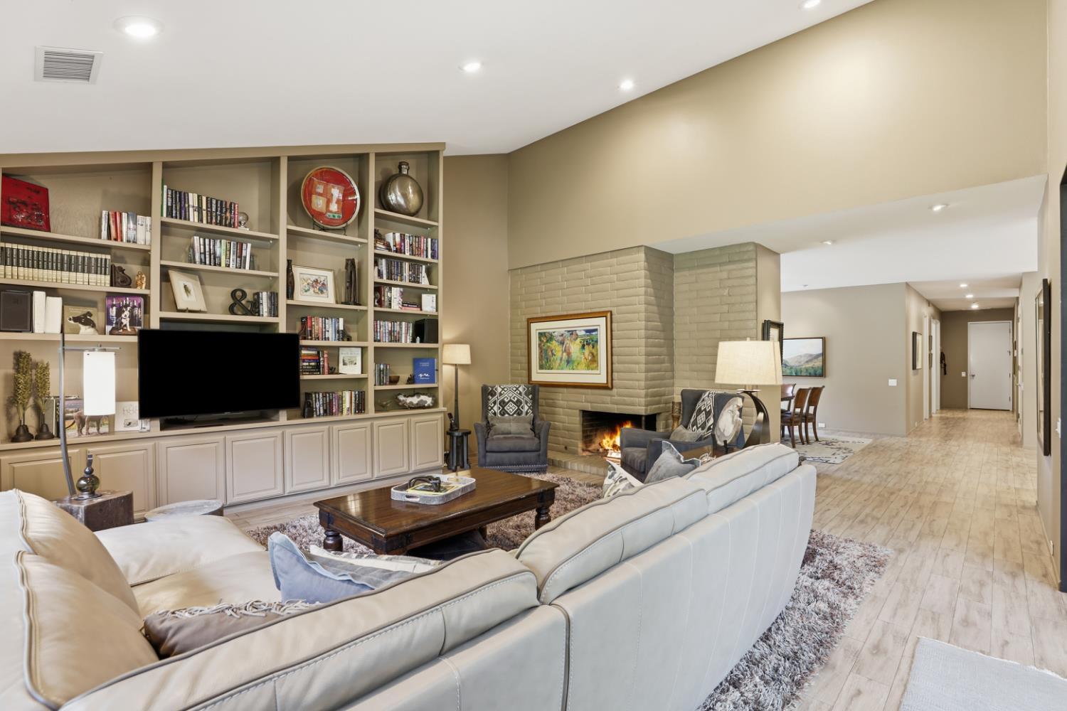 Gold River, California, 95670, United States, 4 Bedrooms Bedrooms, ,5 BathroomsBathrooms,Residential,For Sale,1987751