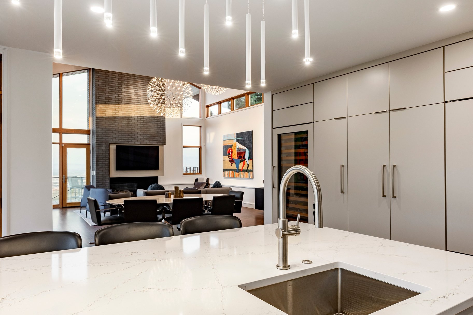  Stunning Contemporary Home with Commanding Views - 物件實景