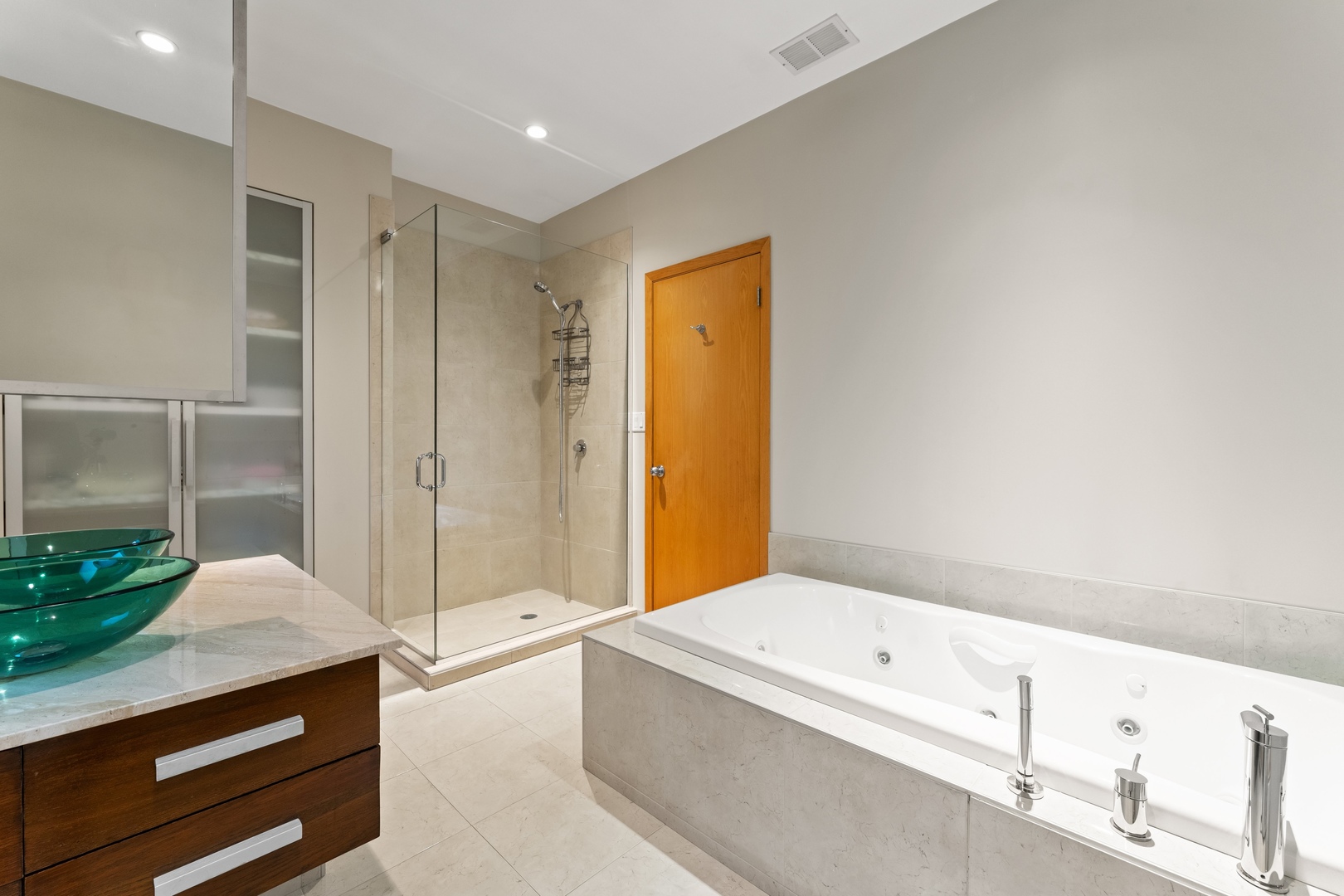 Northbrook, Illinois, 60062, United States, 5 Bedrooms Bedrooms, ,5 BathroomsBathrooms,Residential,For Sale,1987752