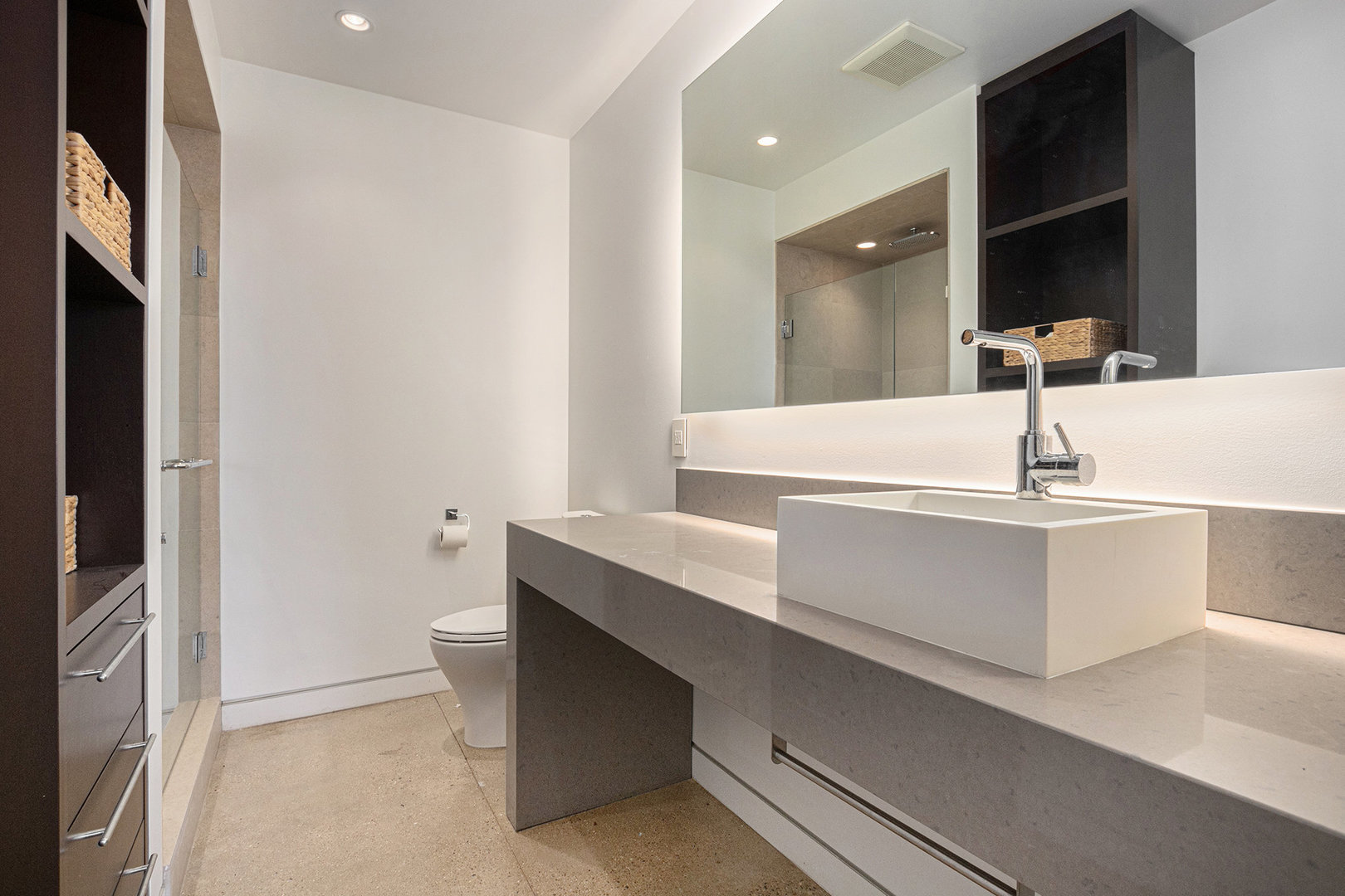 Dowagiac, Michigan, 49047, United States, 4 Bedrooms Bedrooms, ,5 BathroomsBathrooms,Residential,For Sale,1974252