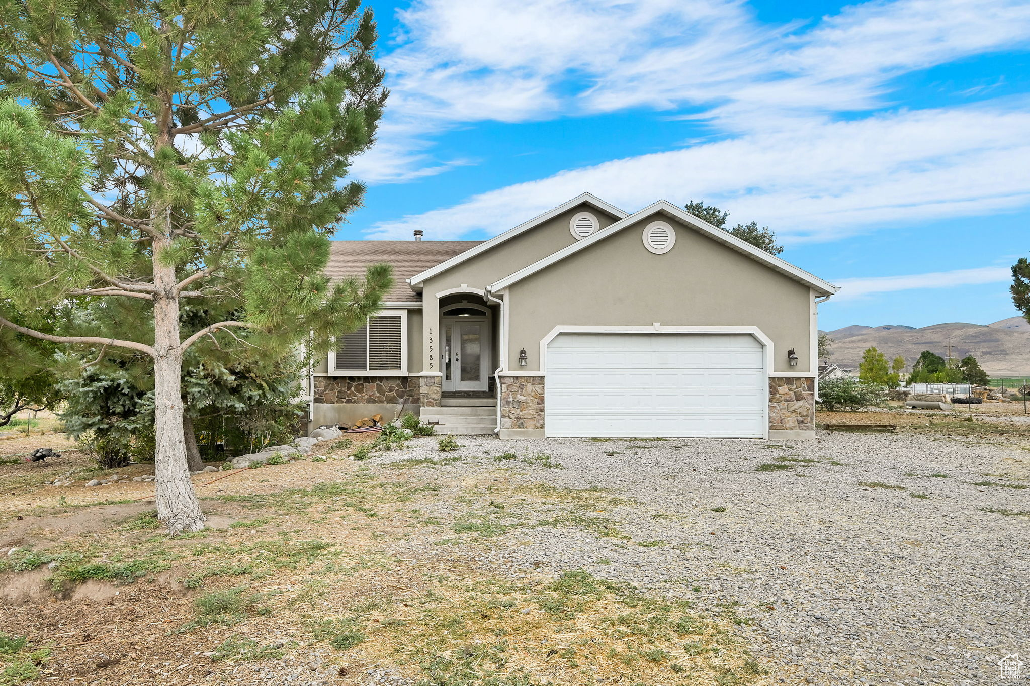 Tremonton, Utah, 84337, United States, 4 Bedrooms Bedrooms, ,3 BathroomsBathrooms,Residential,For Sale,1924806