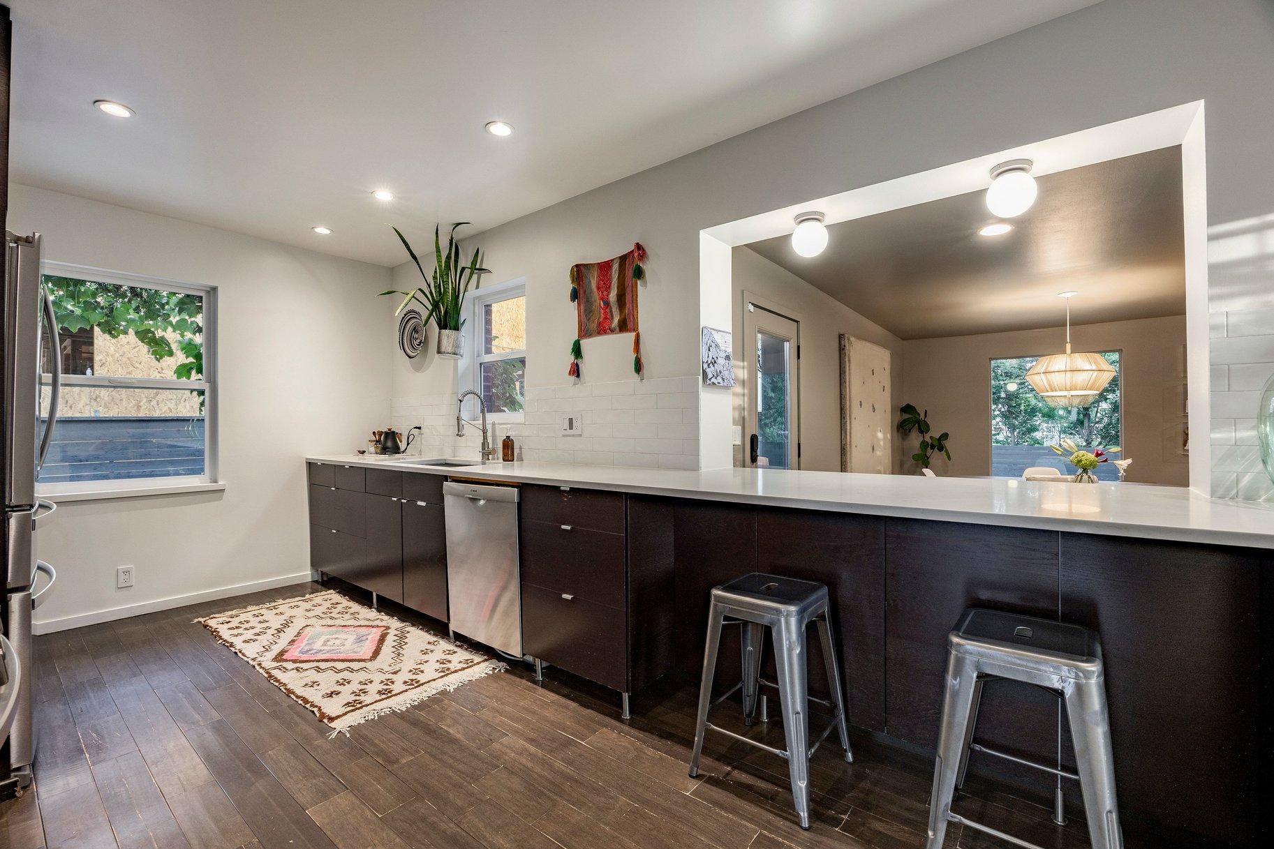  Spacious Millcreek Bungalow with Expansive Backyard & 2-Car Garage - 物件實景