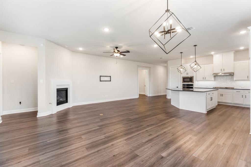 Mansfield, Texas, 76063, United States, 3 Bedrooms Bedrooms, ,2 BathroomsBathrooms,Residential,For Sale,1883184