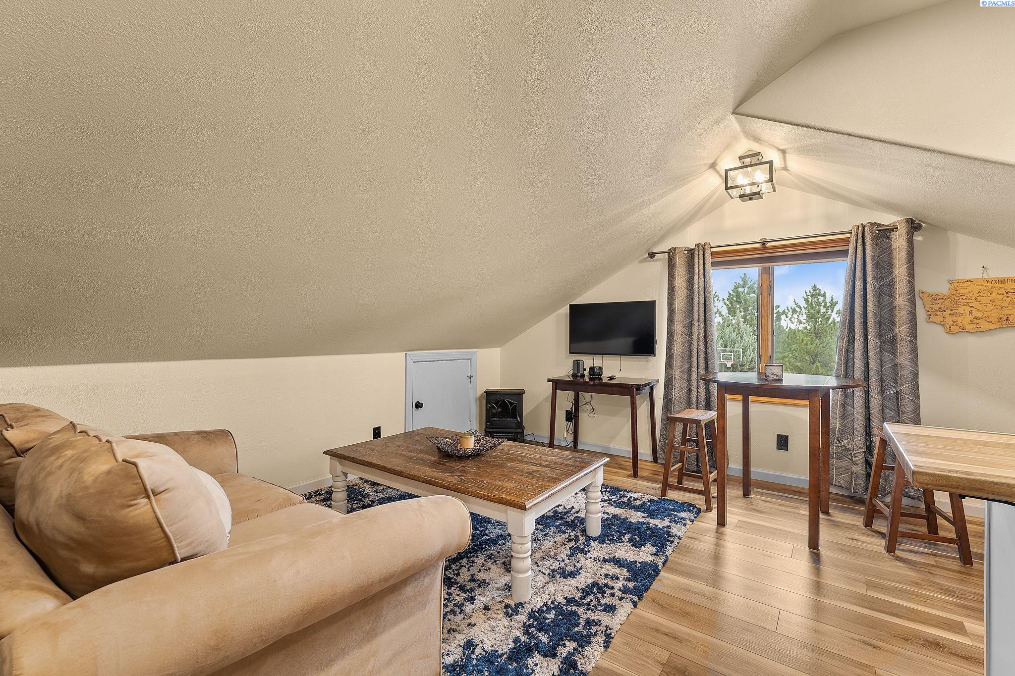 West Richland, Washington, 99353, United States, 5 Bedrooms Bedrooms, ,3 BathroomsBathrooms,Residential,For Sale,1906859