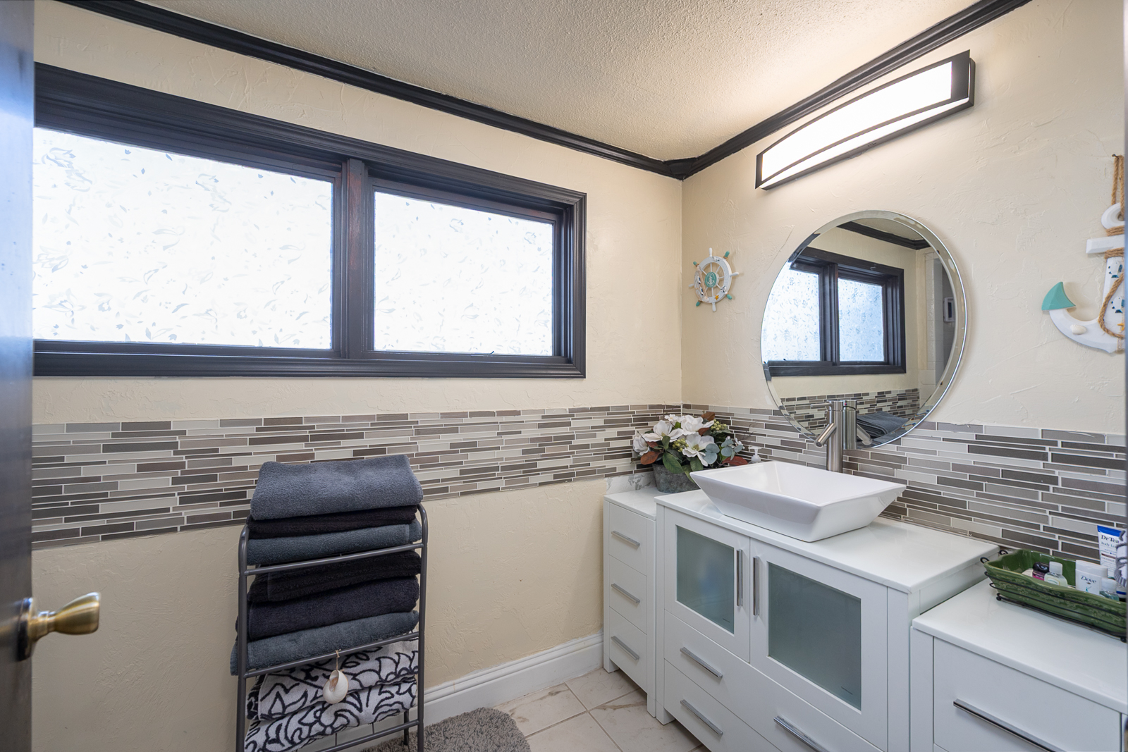 Moses Lake, Washington, 98837, United States, 3 Bedrooms Bedrooms, ,Residential,For Sale,1938109