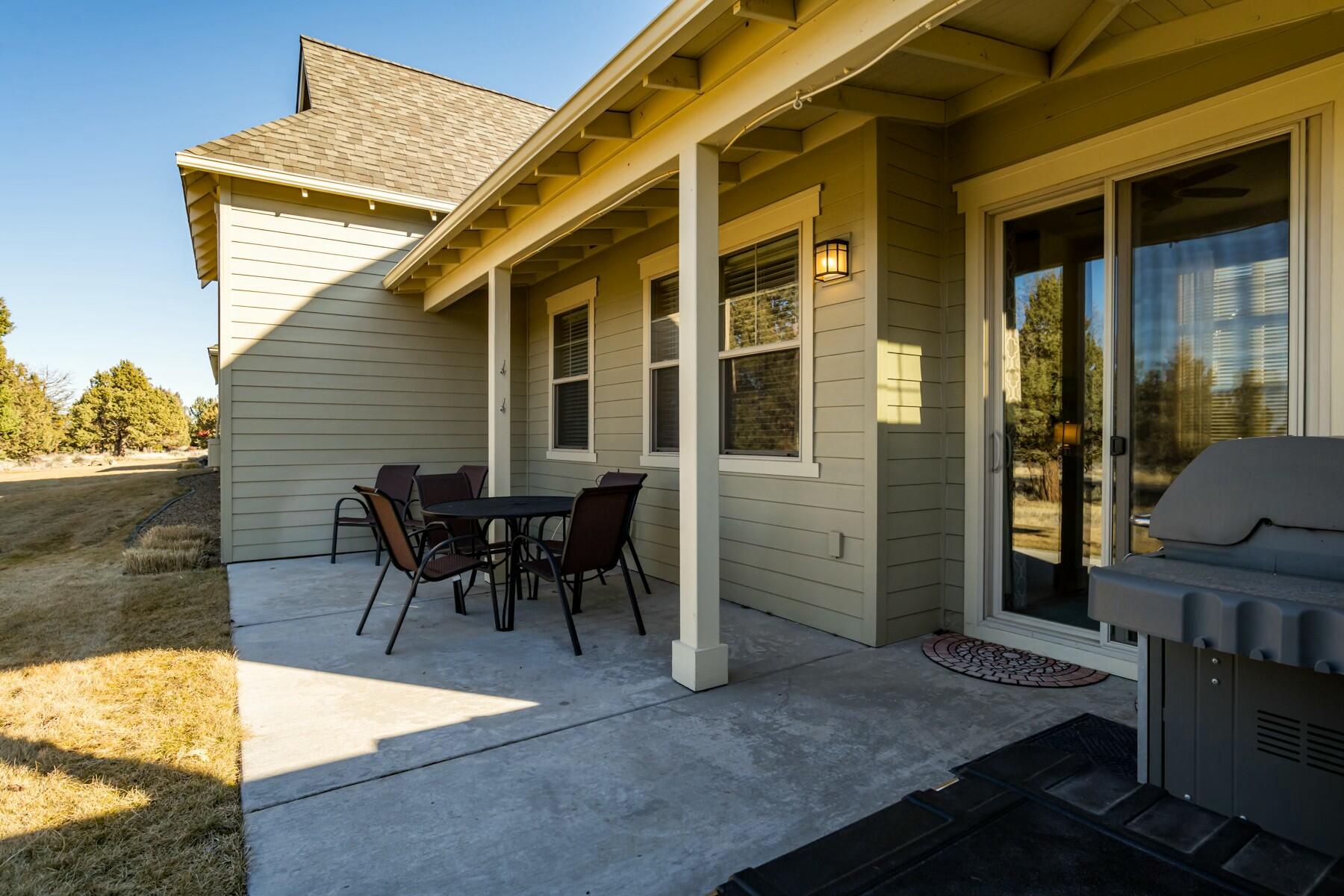 Redmond, Oregon, 97756, United States, 3 Bedrooms Bedrooms, ,2 BathroomsBathrooms,Residential,For Sale,1729232