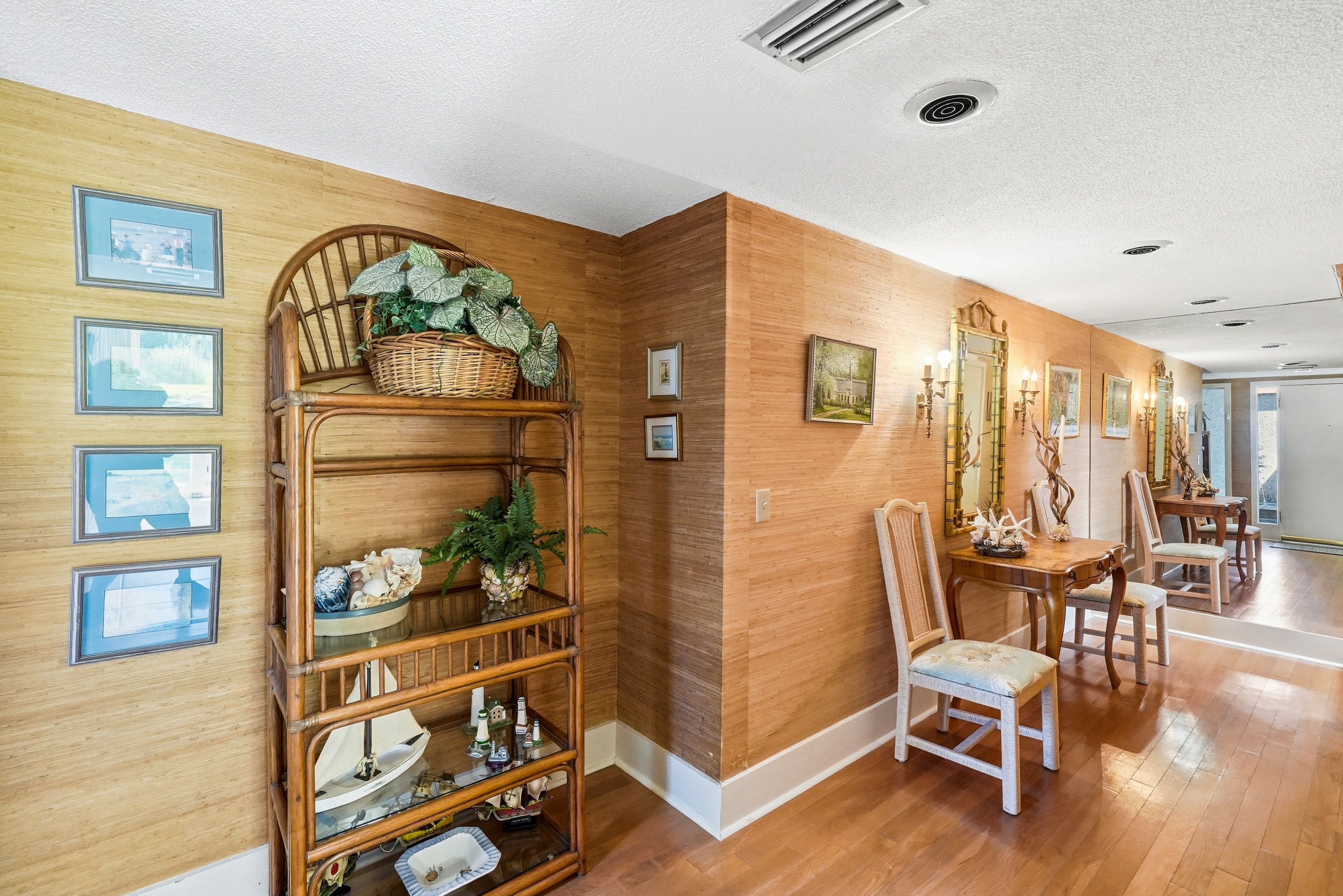  404 Fairway Villas - 物件實景