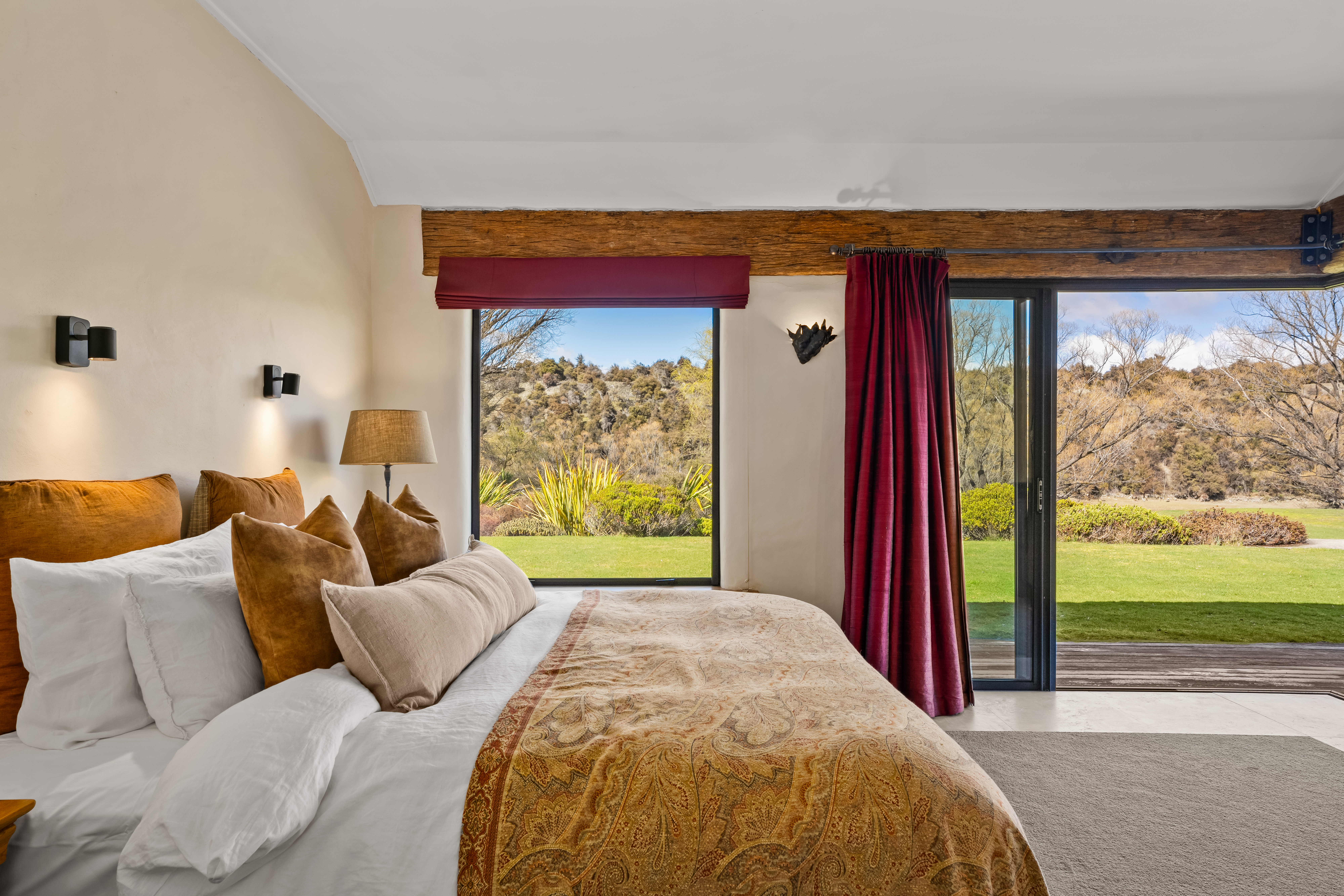  Secluded Riverside Setting - 物件實景