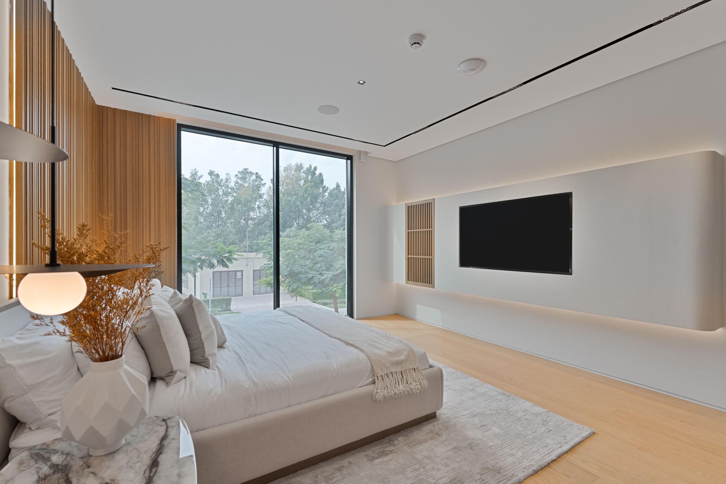  Refined Ready-to-Move Villa With Lake Views in JGE - 物件實景