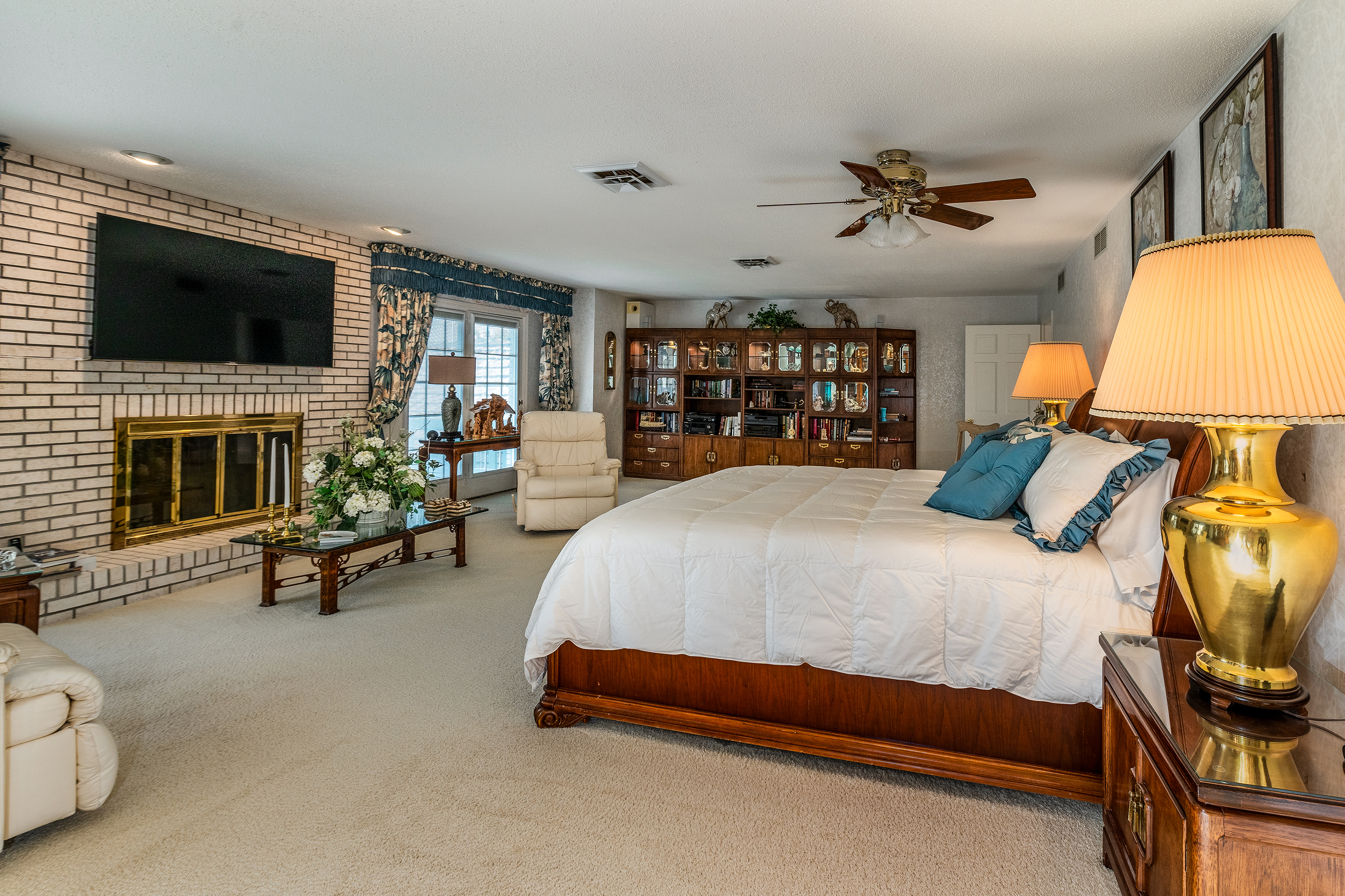 Marion, Illinois, 62959, United States, 7 Bedrooms Bedrooms, ,7 BathroomsBathrooms,Residential,For Sale,1979062