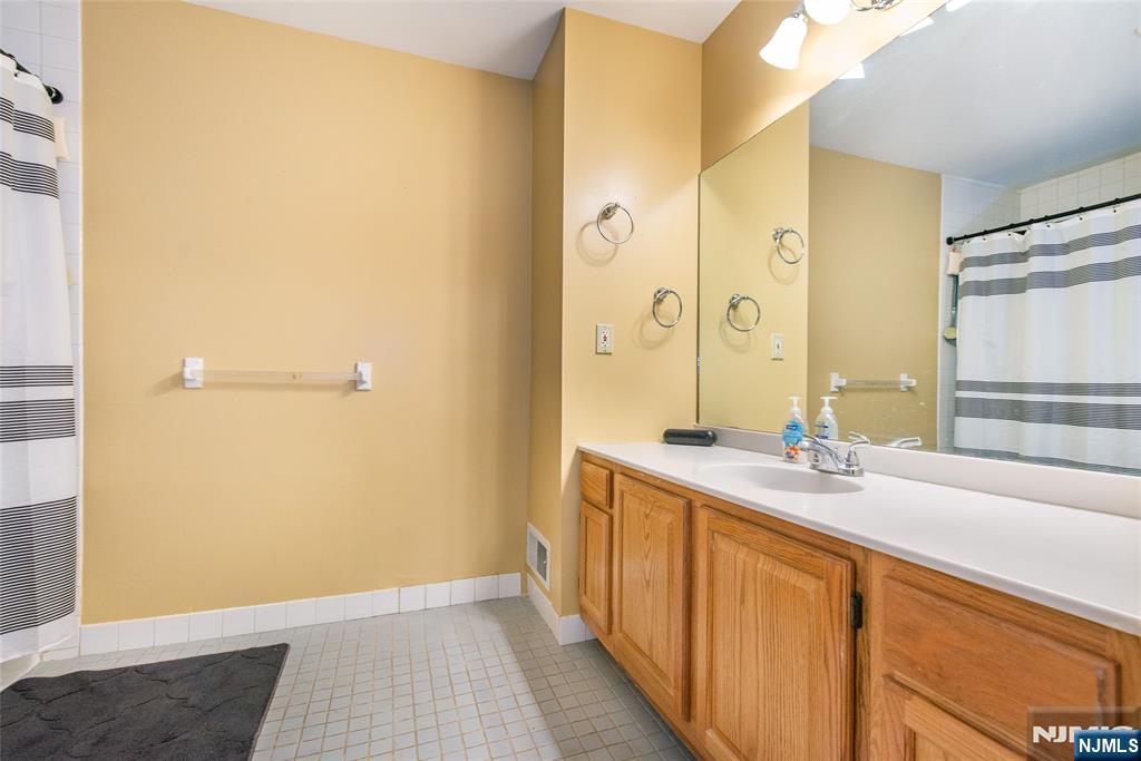 Wayne, New Jersey, 07470, United States, 4 Bedrooms Bedrooms, ,3 BathroomsBathrooms,Residential,For Sale,1857394