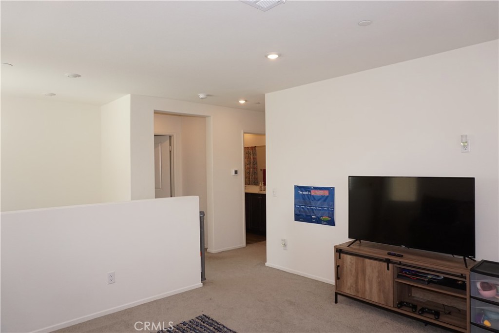 Hemet, California, 92543, United States, 5 Bedrooms Bedrooms, ,3 BathroomsBathrooms,Residential,For Sale,1826909