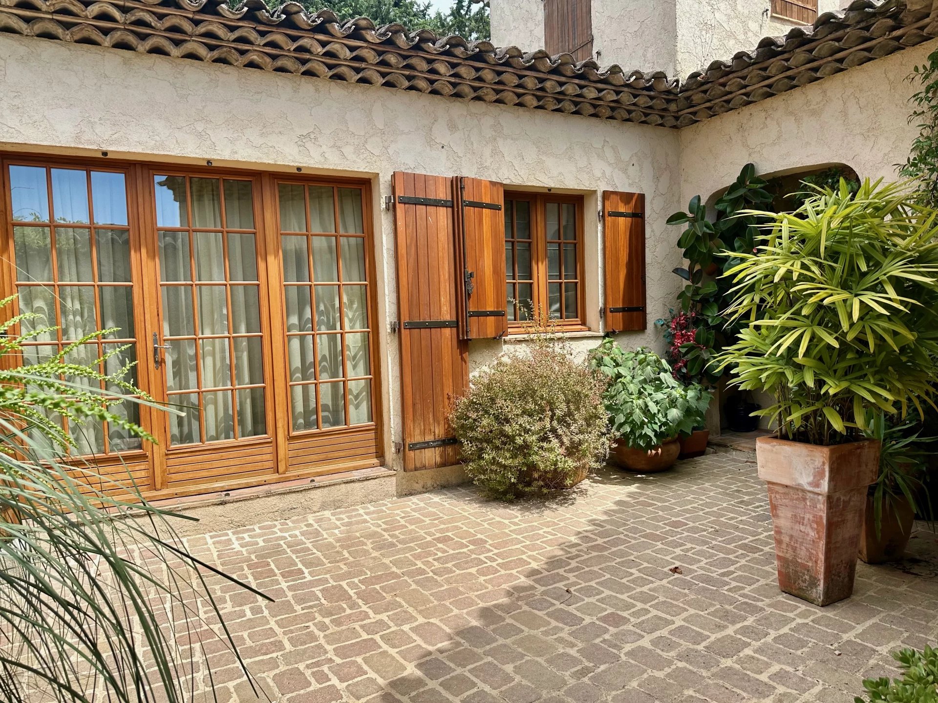 La Colle-sur-Loup, Provence-Alpes-Côte d’Azur, 06480, FR, 4 Bedrooms Bedrooms, ,Residential,For Sale,1768455