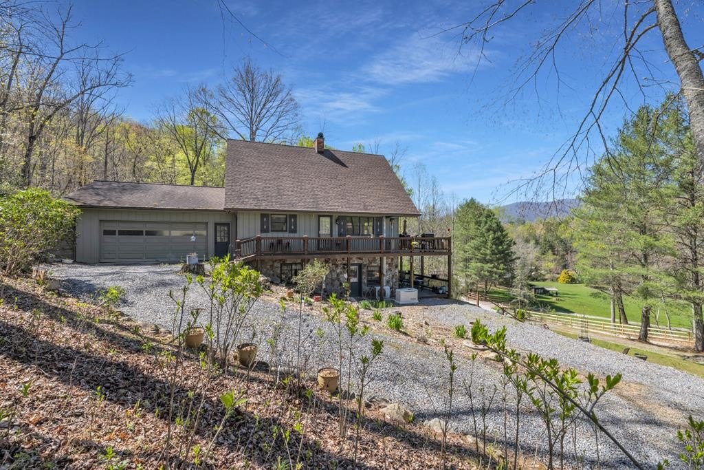 Hayesville, North Carolina, 28904, United States, 3 Bedrooms Bedrooms, ,3 BathroomsBathrooms,Residential,For Sale,1834730