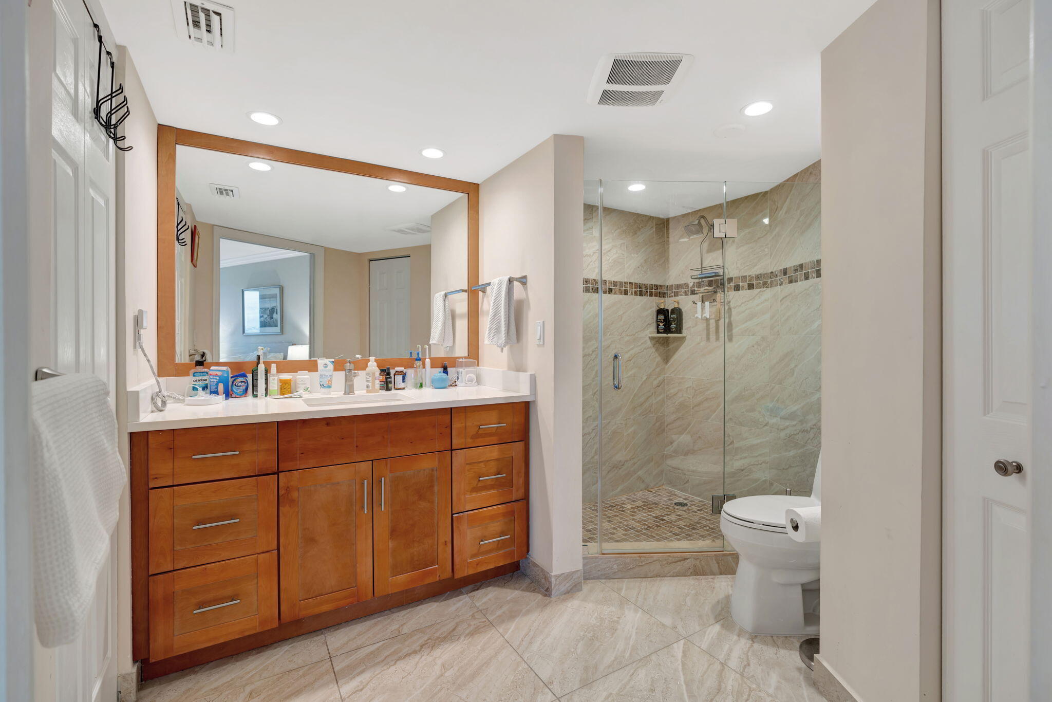 5420 N Ocean Drive, Unit #206, Riviera Beach, Florida, 33404, United States, 2 Bedrooms Bedrooms, ,2 BathroomsBathrooms,Residential,For Sale,5420 N Ocean Drive, Unit #206,1683733
