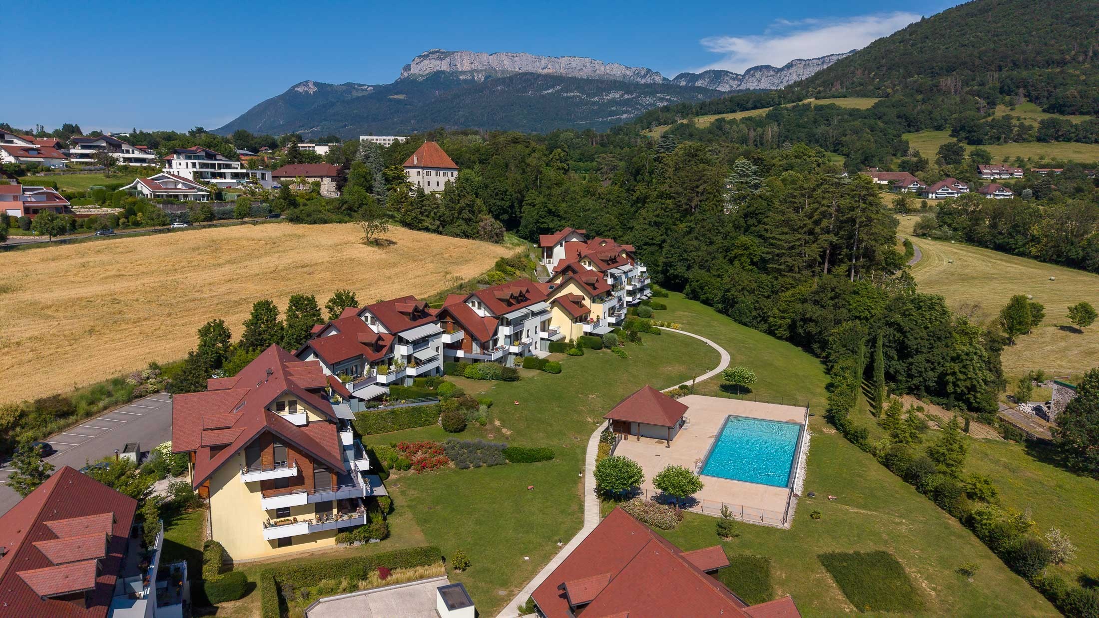  ANNECY LE VIEUX - FLAT 95 M² - SWIMMING POOL - LAKE & MOUNTAINS VIEW - 物件實景