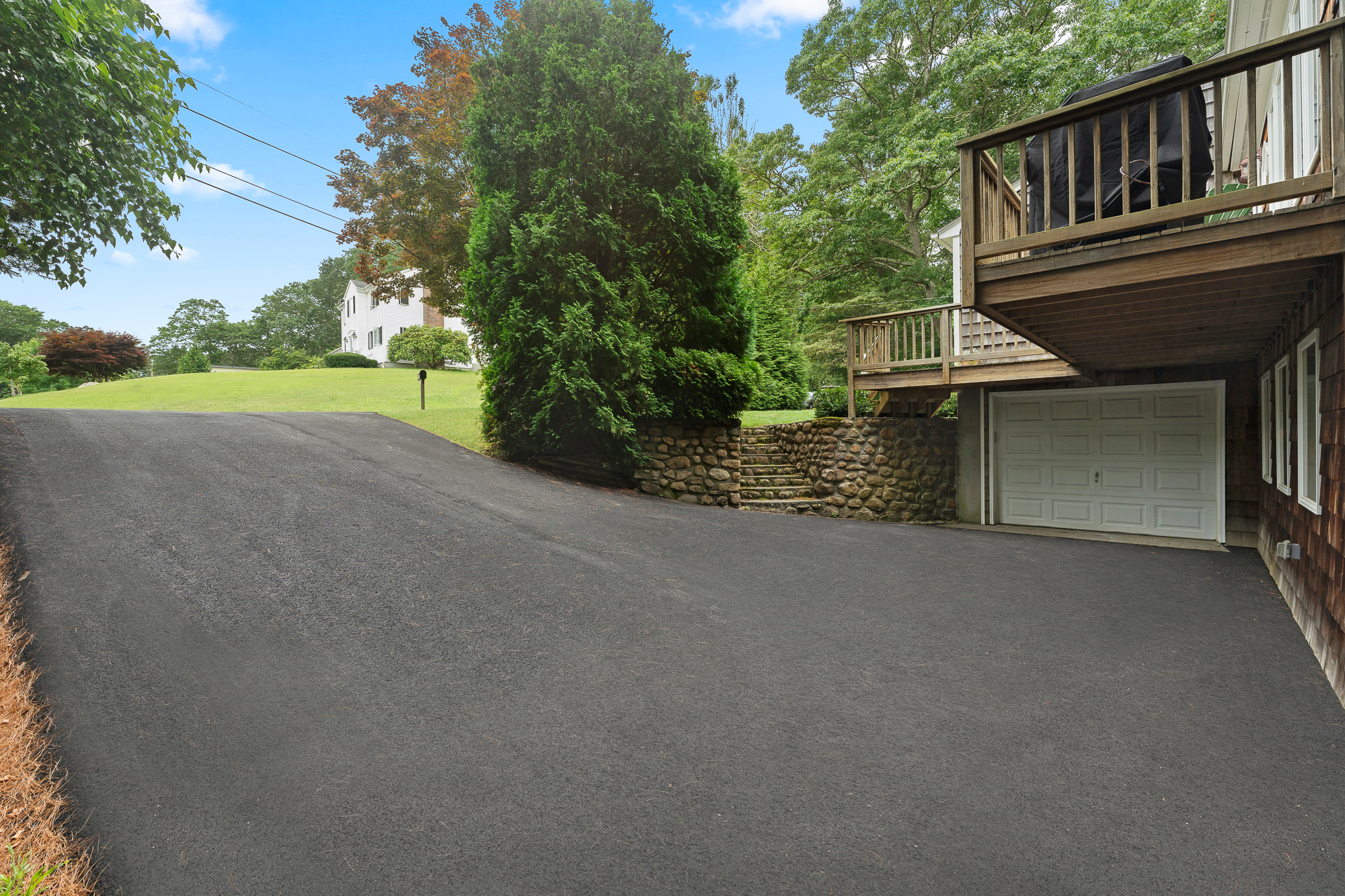 Westerly, Rhode Island, 02891, United States, 3 Bedrooms Bedrooms, ,2 BathroomsBathrooms,Residential,For Sale,1898536