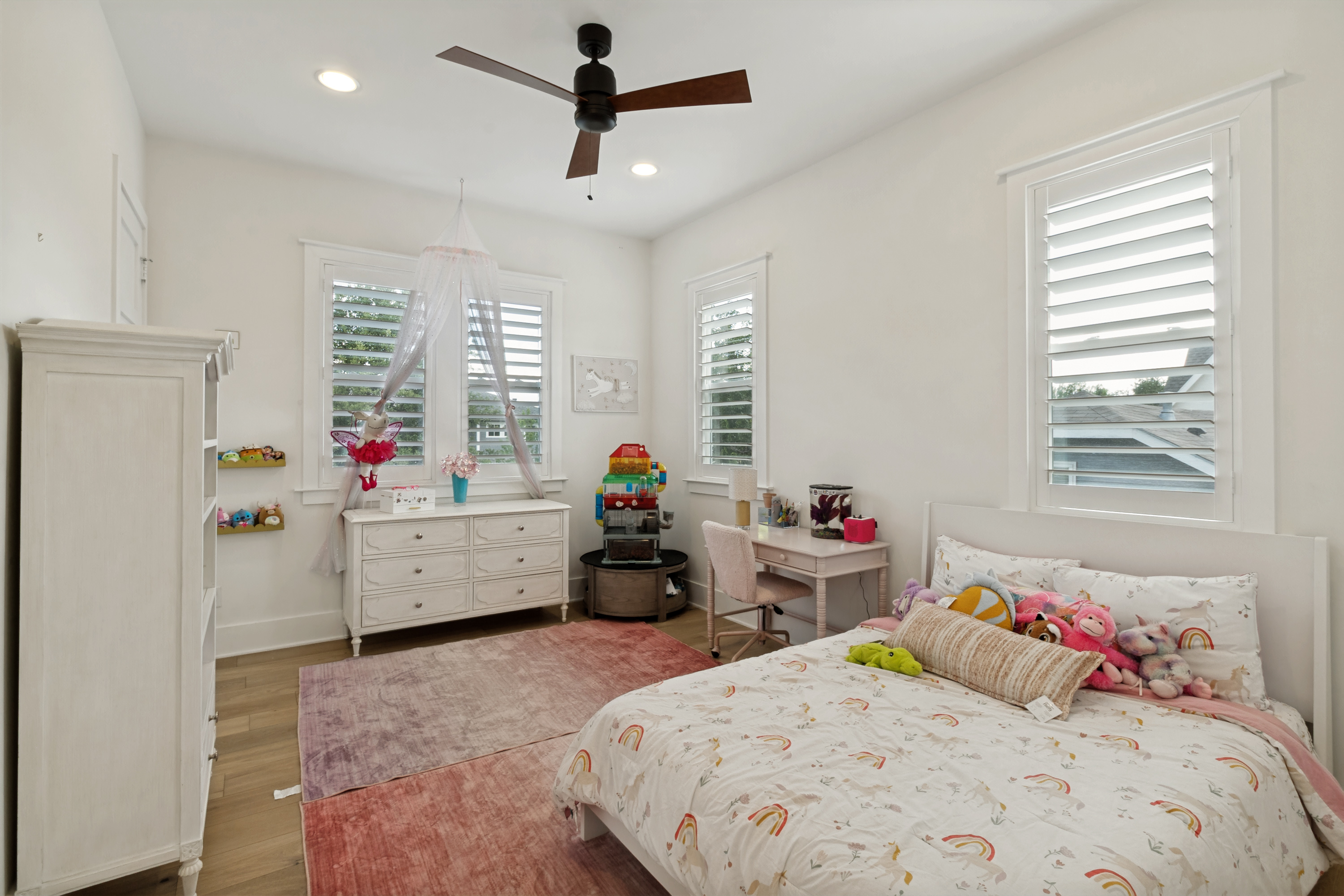  Stylishly Refreshed Craftsman in the Heart of Vickery Place - 物件實景